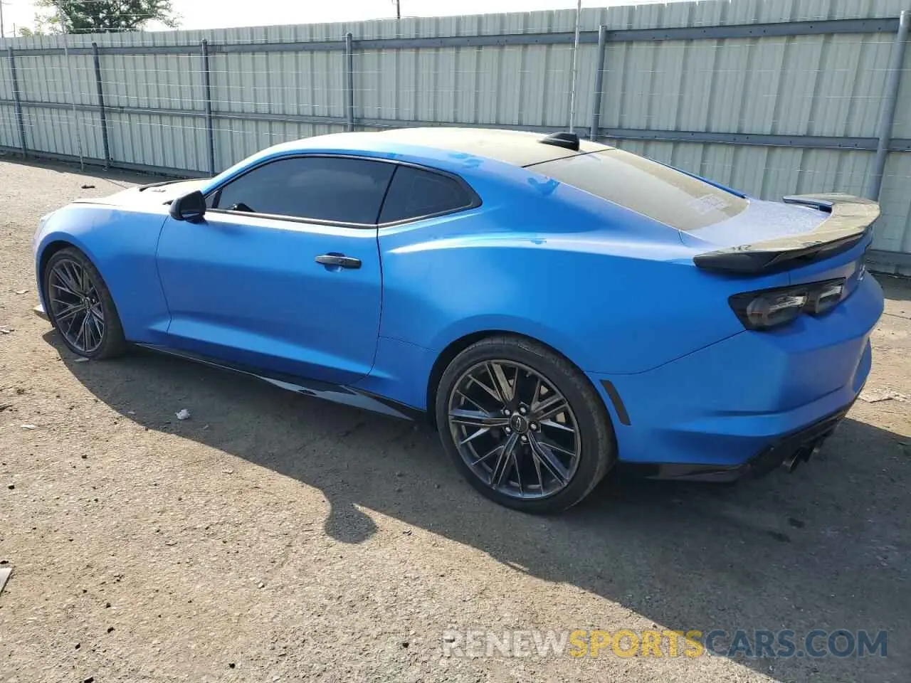 2 fotografías del automóvil dañado 1G1FK1R64P0157342 CHEVROLET CAMARO 2023