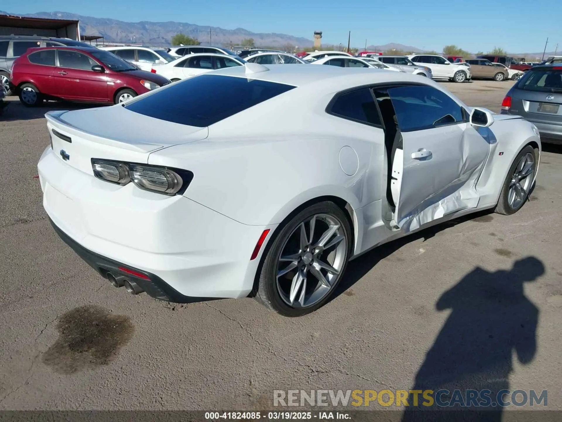 4 fotografías del automóvil dañado 1G1FB1RS9R0122411 CHEVROLET CAMARO 2024