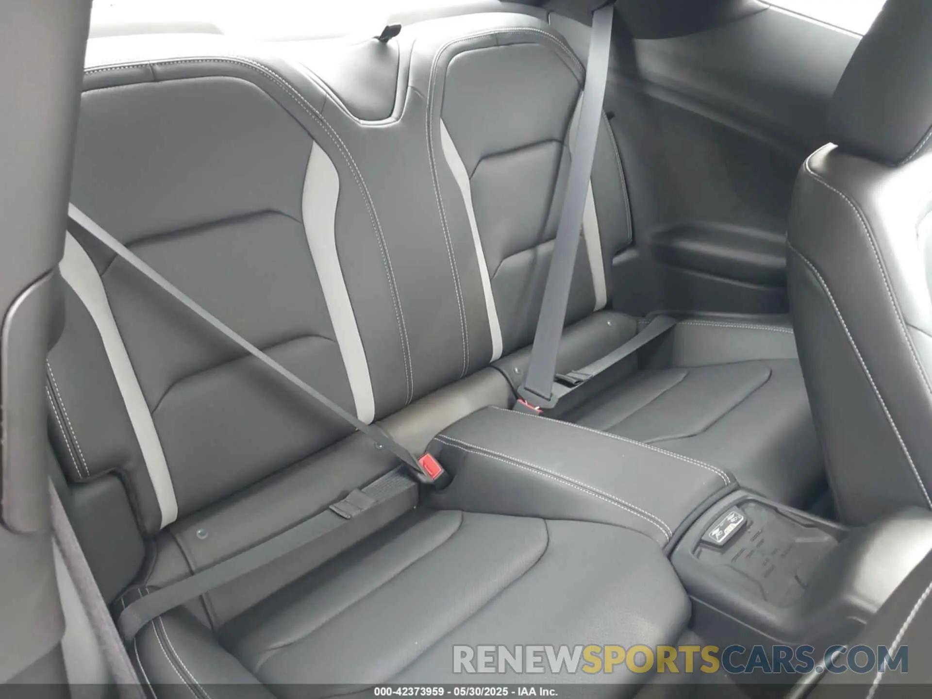 8 fotografías del automóvil dañado 1G1FD1RS8R0108204 CHEVROLET CAMARO 2024