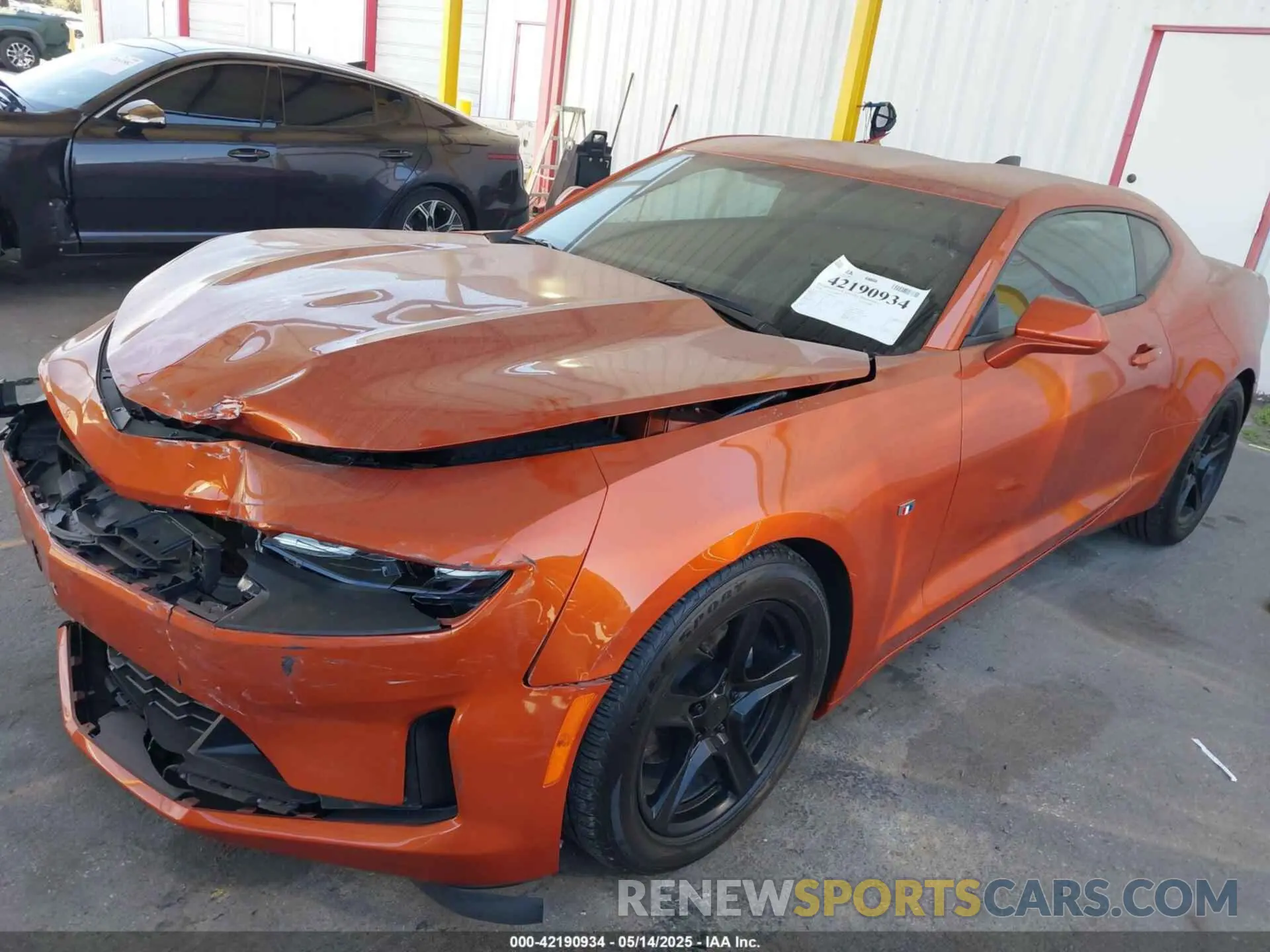 2 fotografías del automóvil dañado 1G1FD1RS8R0120319 CHEVROLET CAMARO 2024