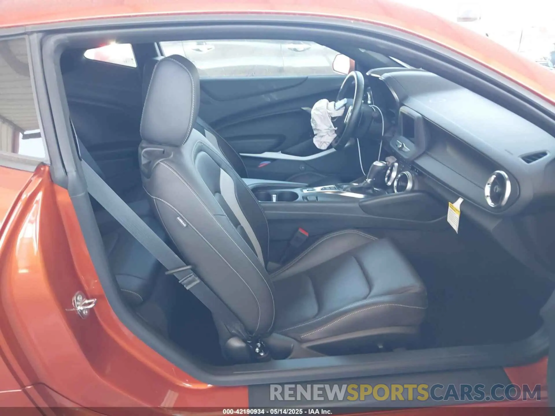 5 fotografías del automóvil dañado 1G1FD1RS8R0120319 CHEVROLET CAMARO 2024