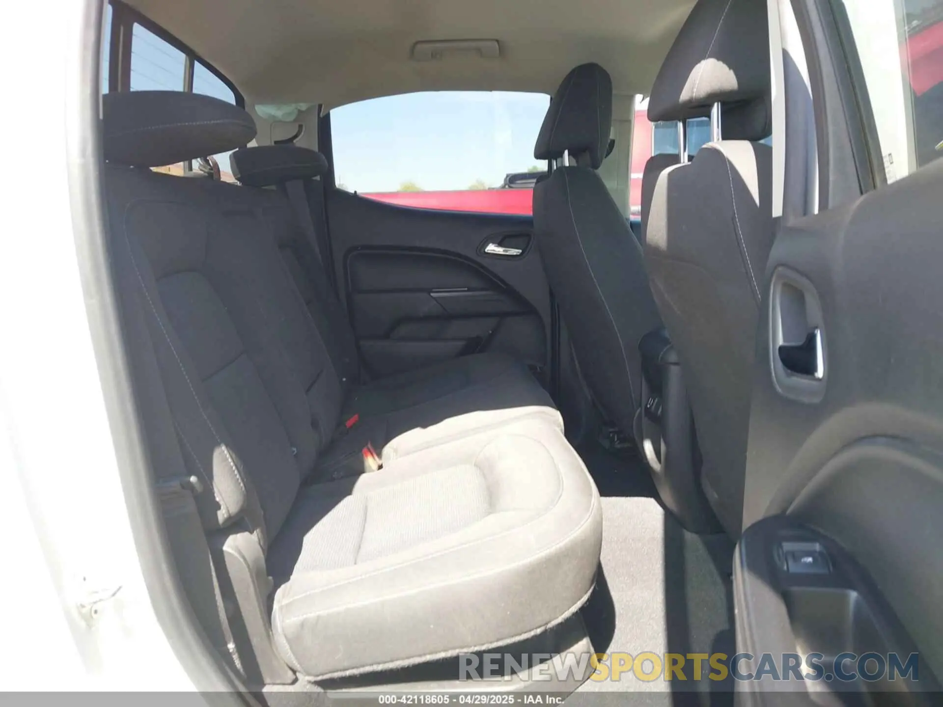 8 fotografías del automóvil dañado 1GCGSCEN1K1146225 CHEVROLET COLORADO 2019