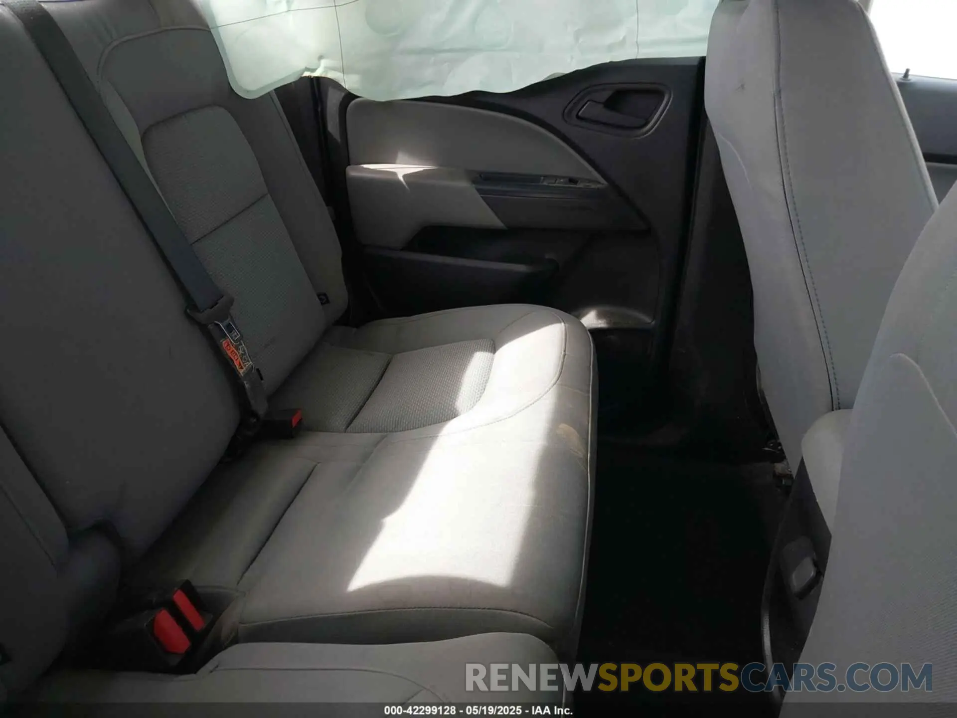 8 fotografías del automóvil dañado 1GCGTBEN8K1126643 CHEVROLET COLORADO 2019