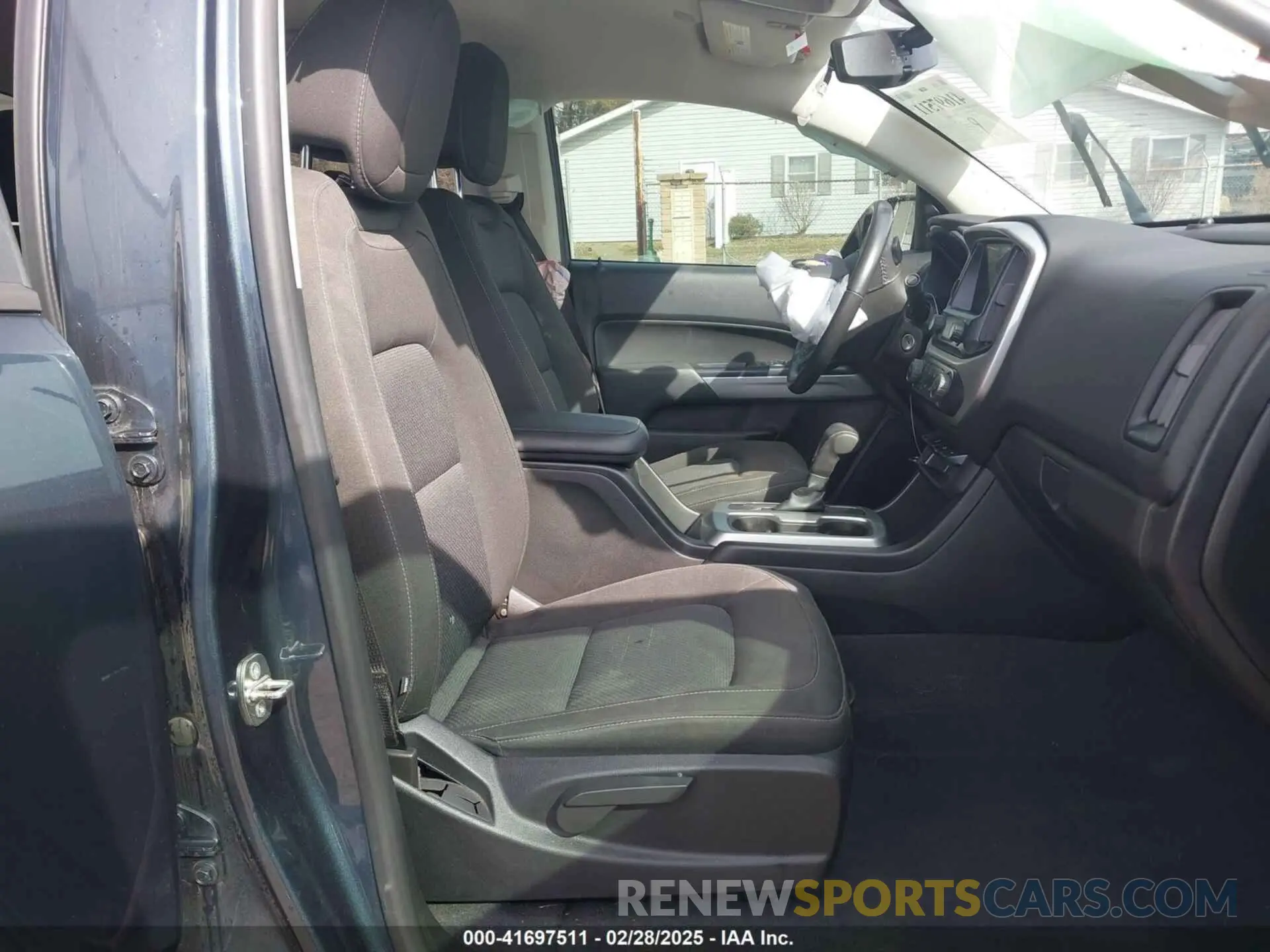 5 fotografías del automóvil dañado 1GCGTCEN6K1317595 CHEVROLET COLORADO 2019