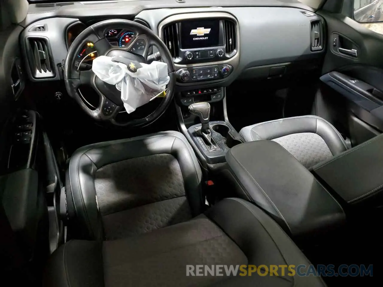 8 fotografías del automóvil dañado 1GCGTDEN0K1323947 CHEVROLET COLORADO 2019