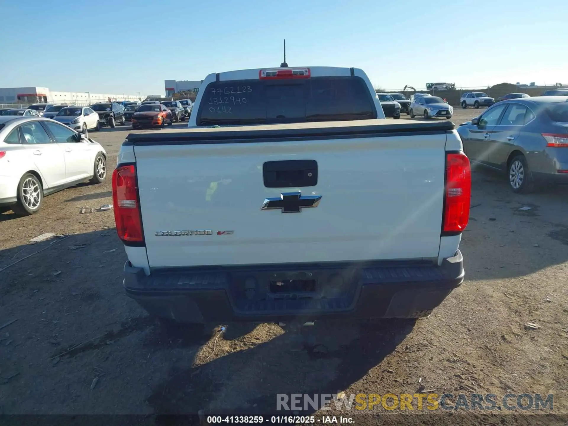 15 fotografías del automóvil dañado 1GCGTEEN0K1312940 CHEVROLET COLORADO 2019
