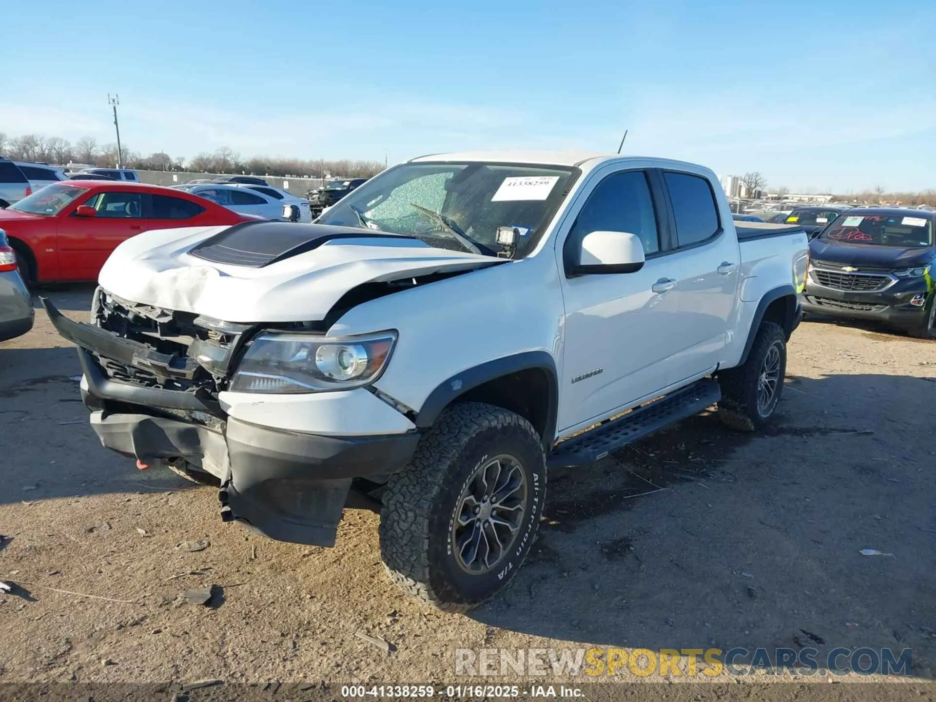 2 fotografías del automóvil dañado 1GCGTEEN0K1312940 CHEVROLET COLORADO 2019