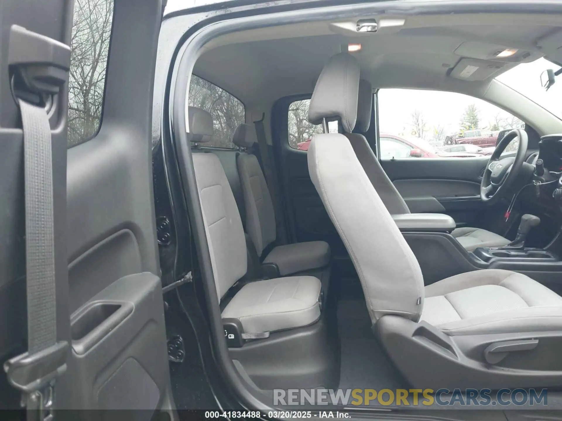 8 fotografías del automóvil dañado 1GCHSBEA1K1142171 CHEVROLET COLORADO 2019