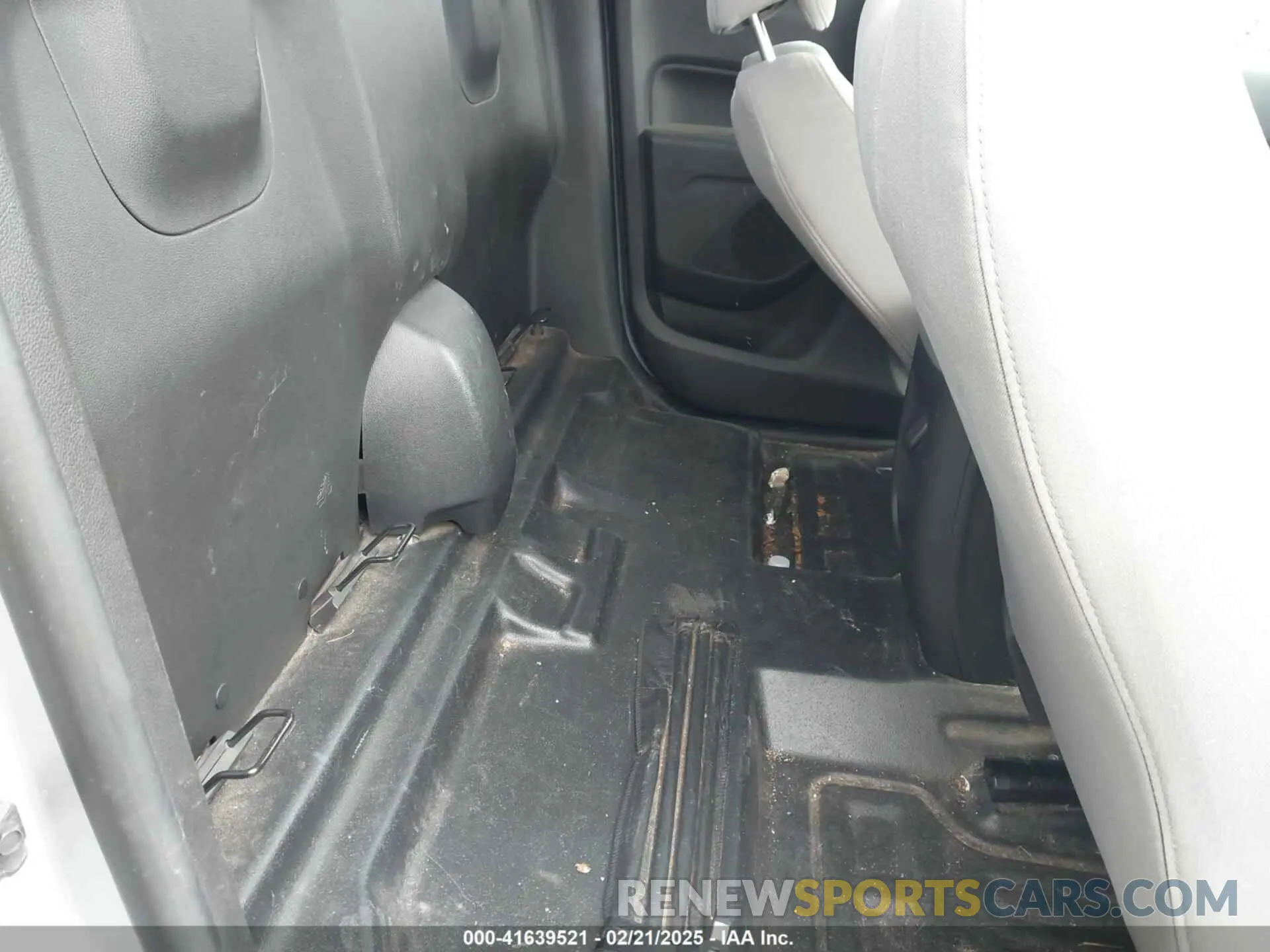 8 fotografías del automóvil dañado 1GCHSBEA2K1223132 CHEVROLET COLORADO 2019