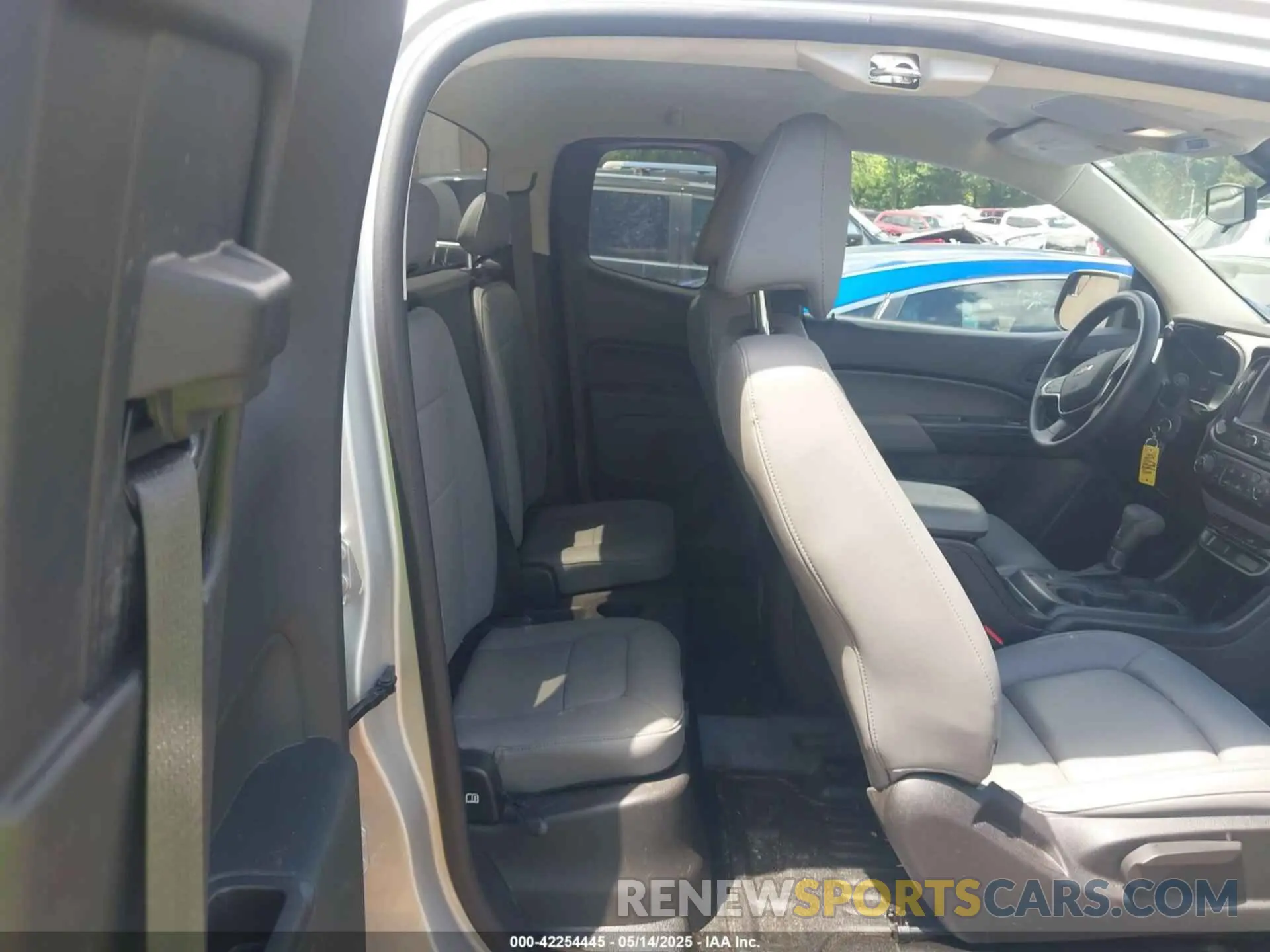 8 fotografías del automóvil dañado 1GCHSBEA3K1260366 CHEVROLET COLORADO 2019