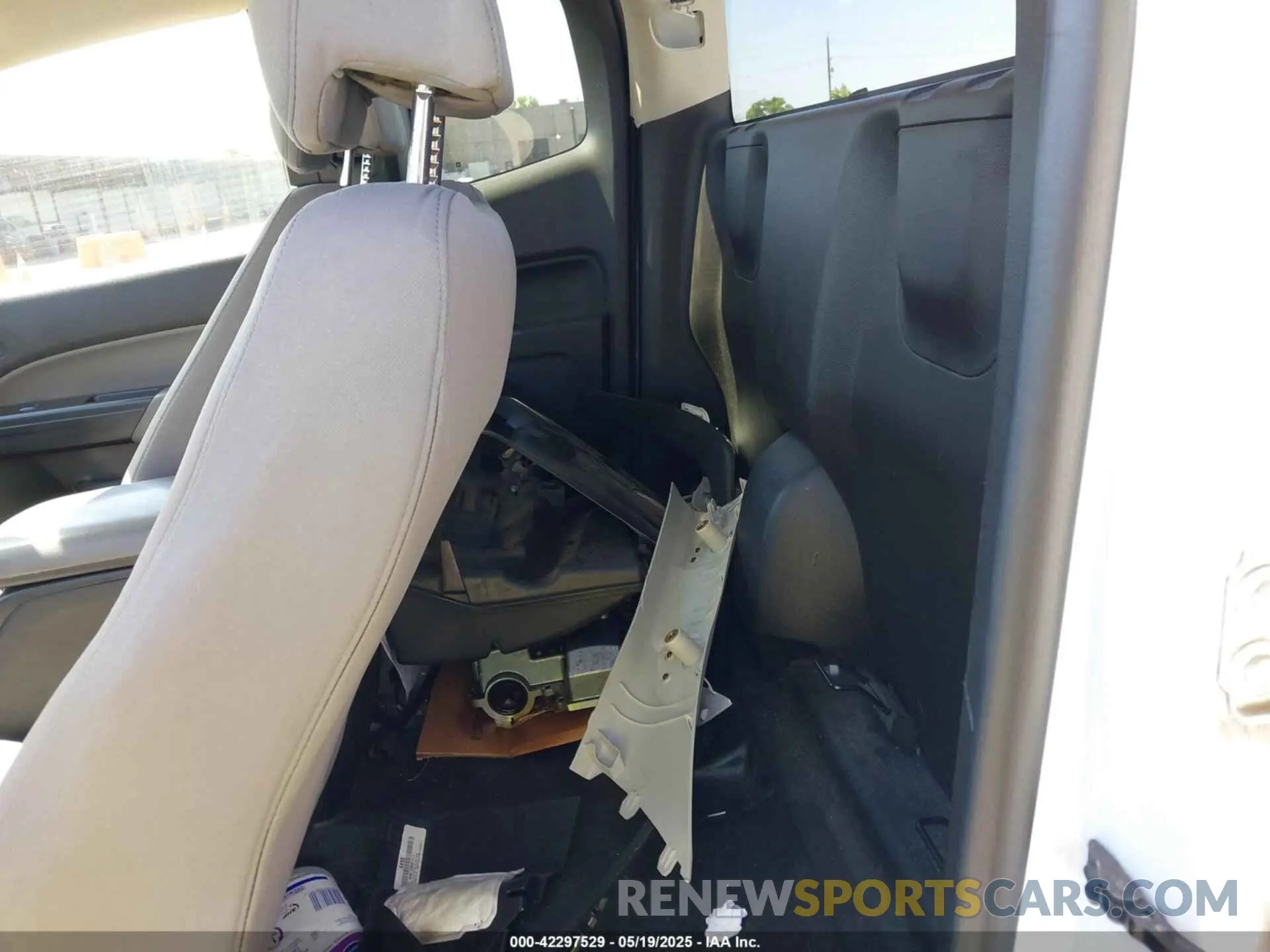 8 fotografías del automóvil dañado 1GCHSBEA3K1351377 CHEVROLET COLORADO 2019