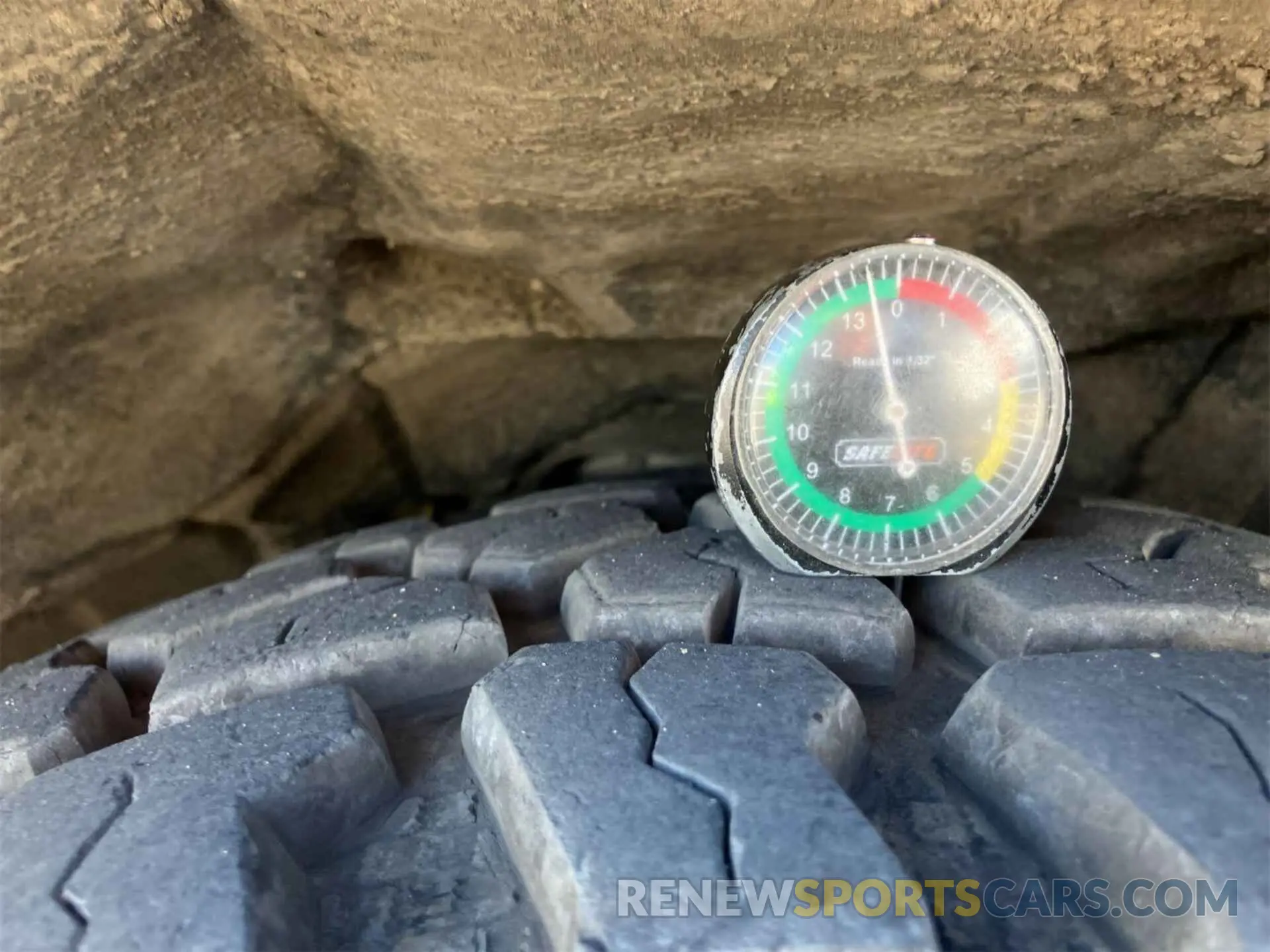 12 fotografías del automóvil dañado 1GCHTBEA3K1175332 CHEVROLET COLORADO 2019