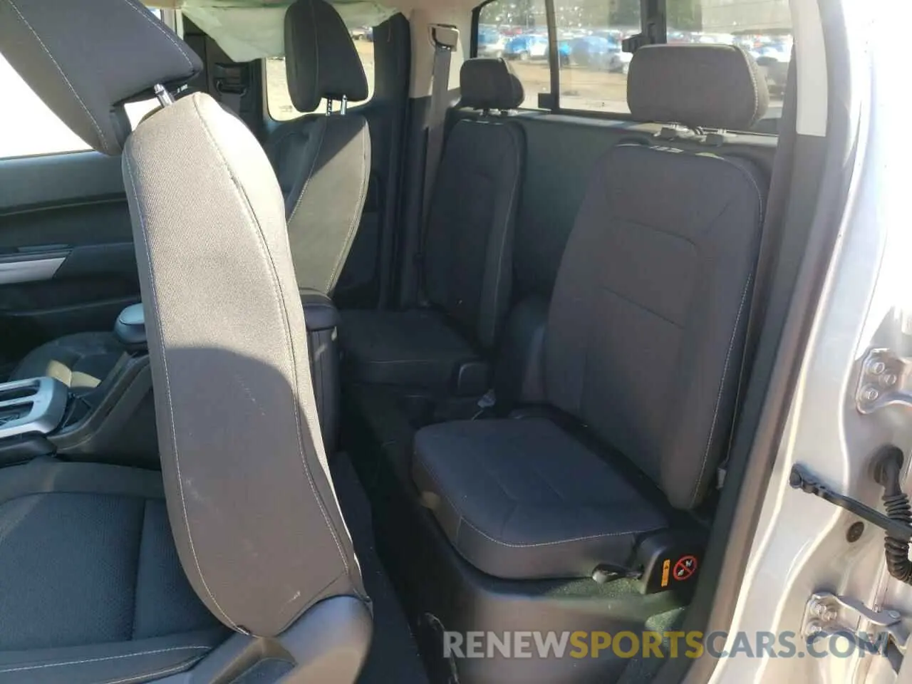 10 fotografías del automóvil dañado 1GCHTCEN2K1232824 CHEVROLET COLORADO 2019