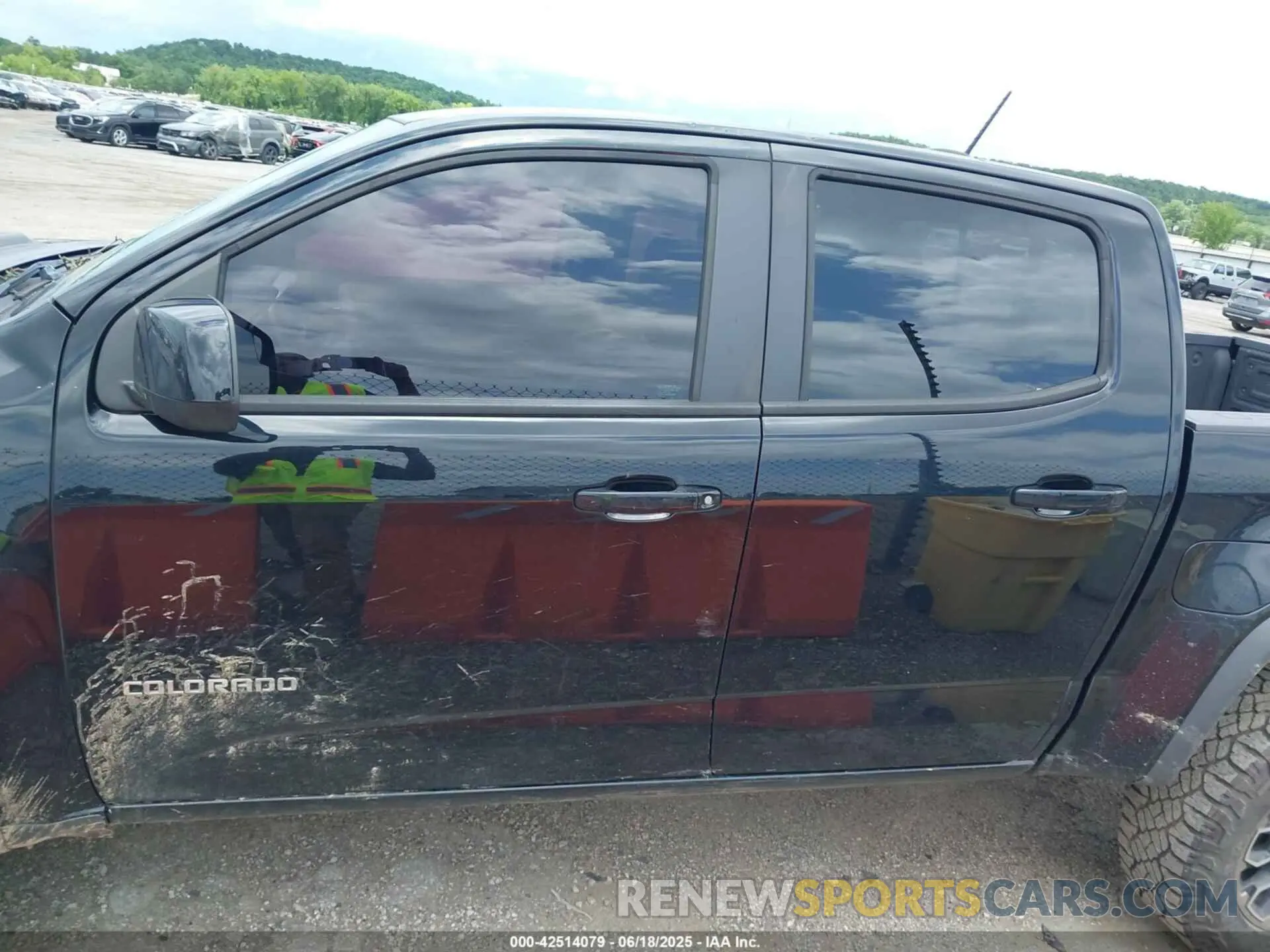 15 fotografías del automóvil dañado 1GCPTEE18K1186582 CHEVROLET COLORADO 2019