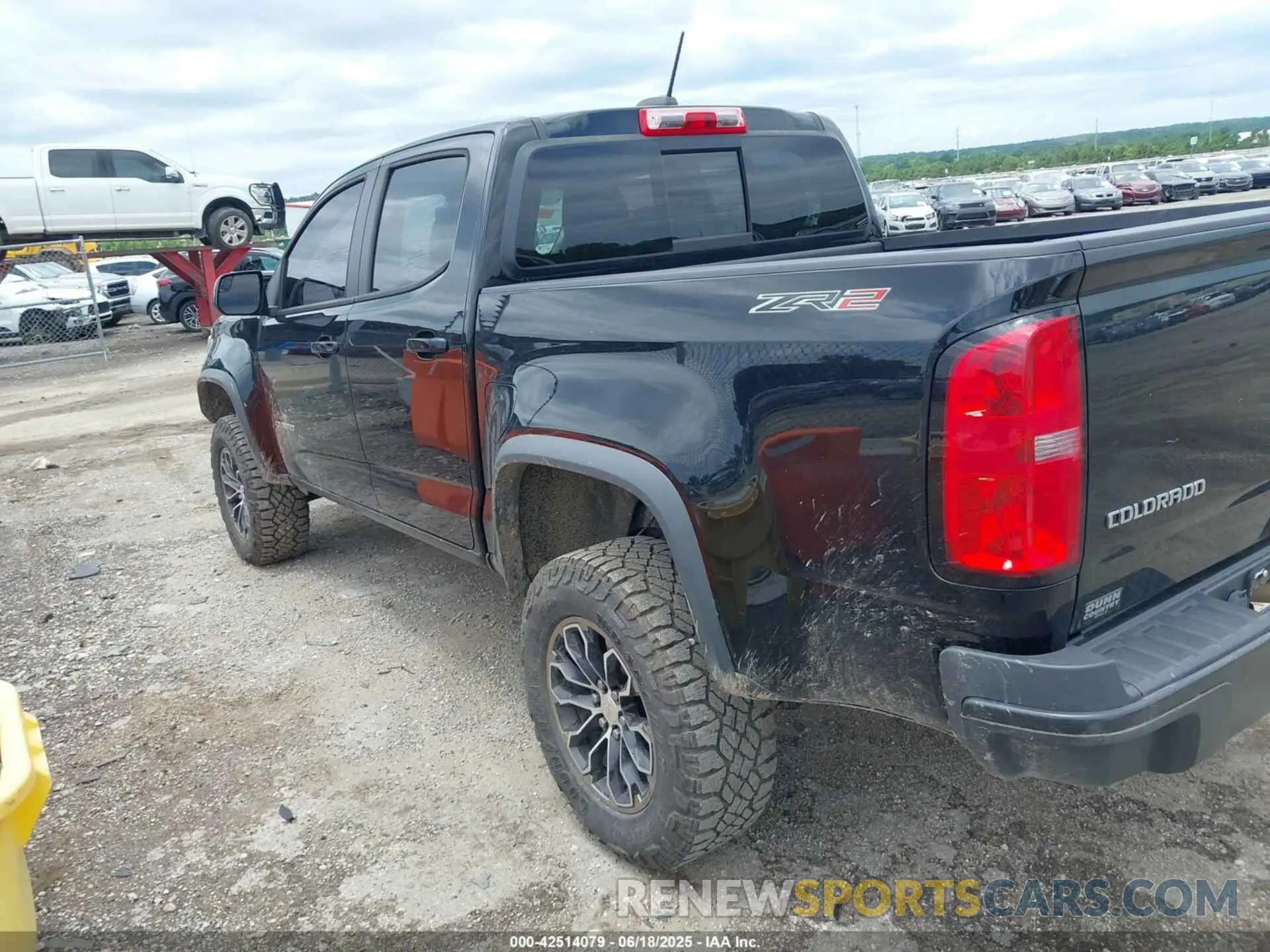 3 fotografías del automóvil dañado 1GCPTEE18K1186582 CHEVROLET COLORADO 2019