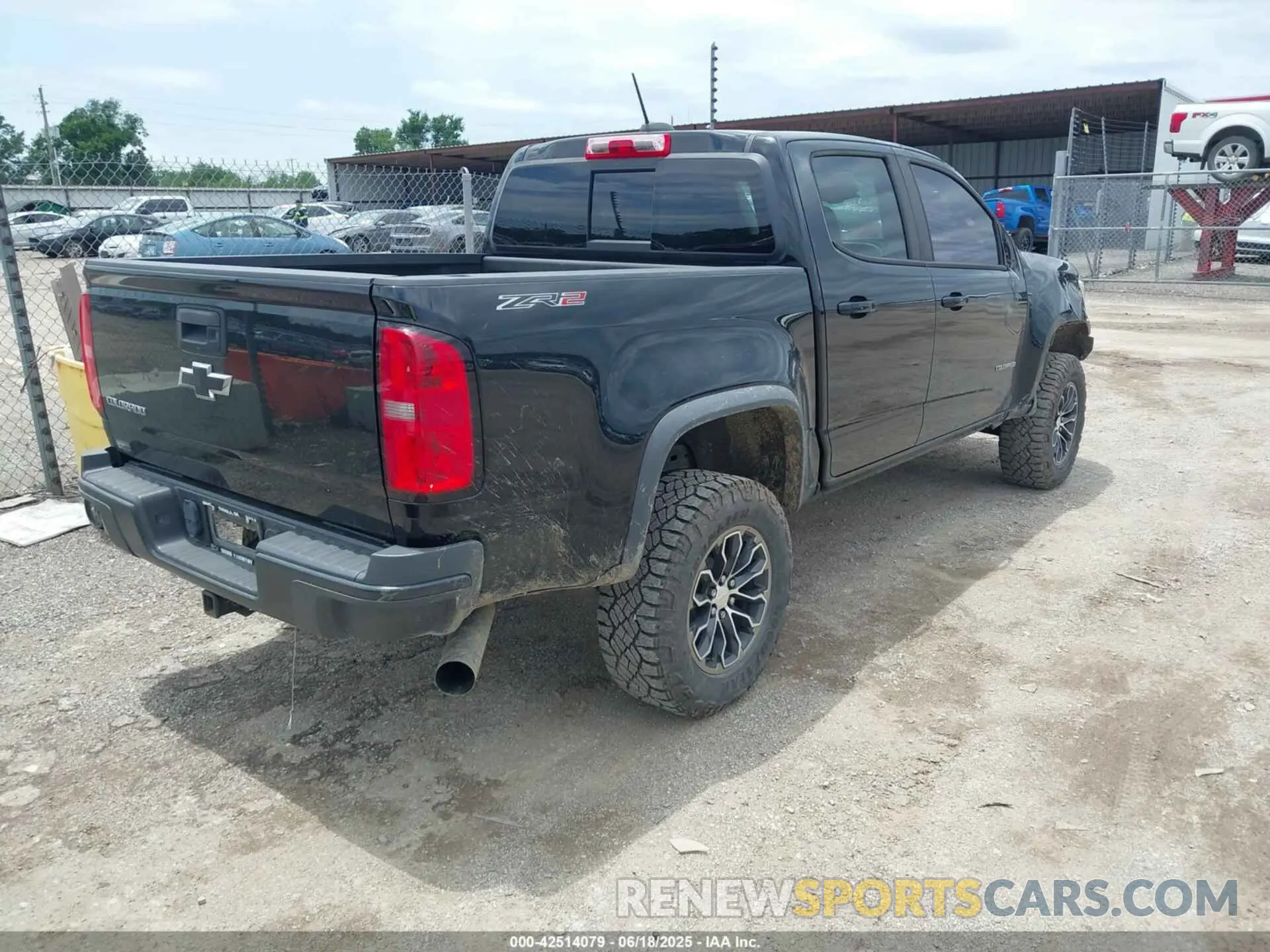 4 fotografías del automóvil dañado 1GCPTEE18K1186582 CHEVROLET COLORADO 2019