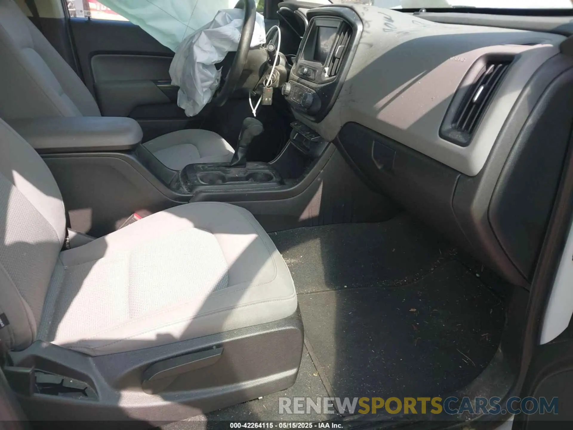 5 fotografías del automóvil dañado 1GCGTBEN0L1221649 CHEVROLET COLORADO 2020
