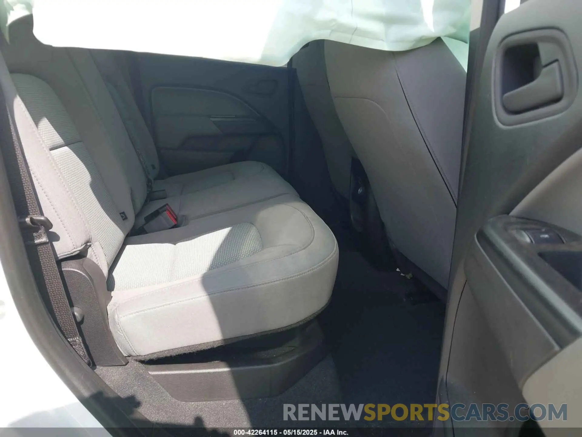 8 fotografías del automóvil dañado 1GCGTBEN0L1221649 CHEVROLET COLORADO 2020