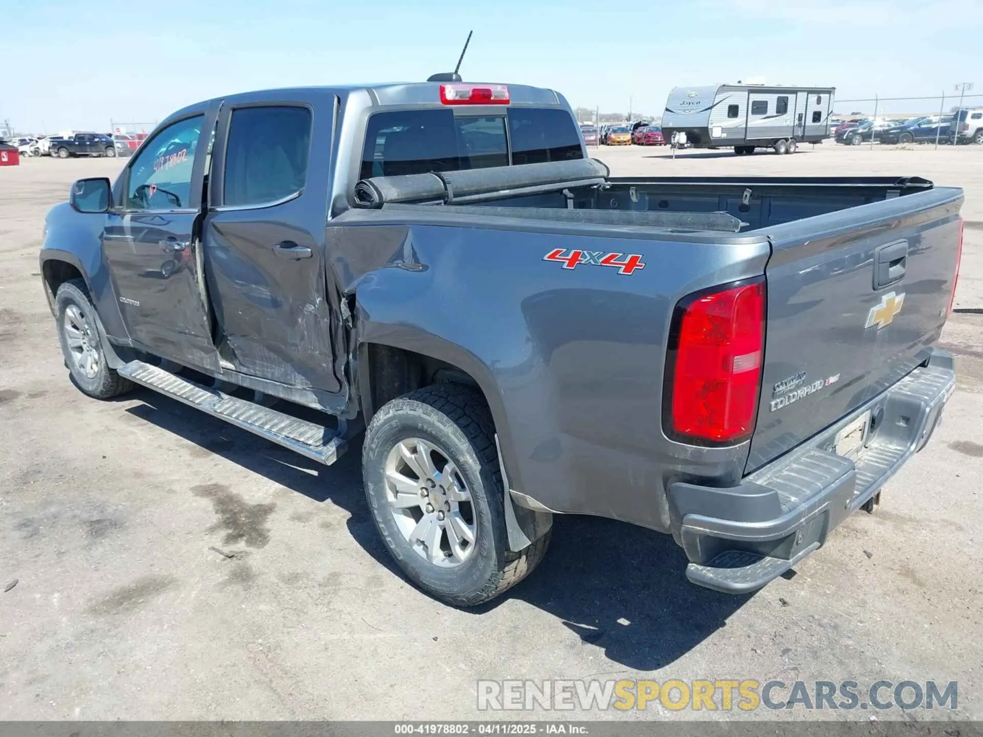 3 fotografías del automóvil dañado 1GCGTCEN5L1203881 CHEVROLET COLORADO 2020