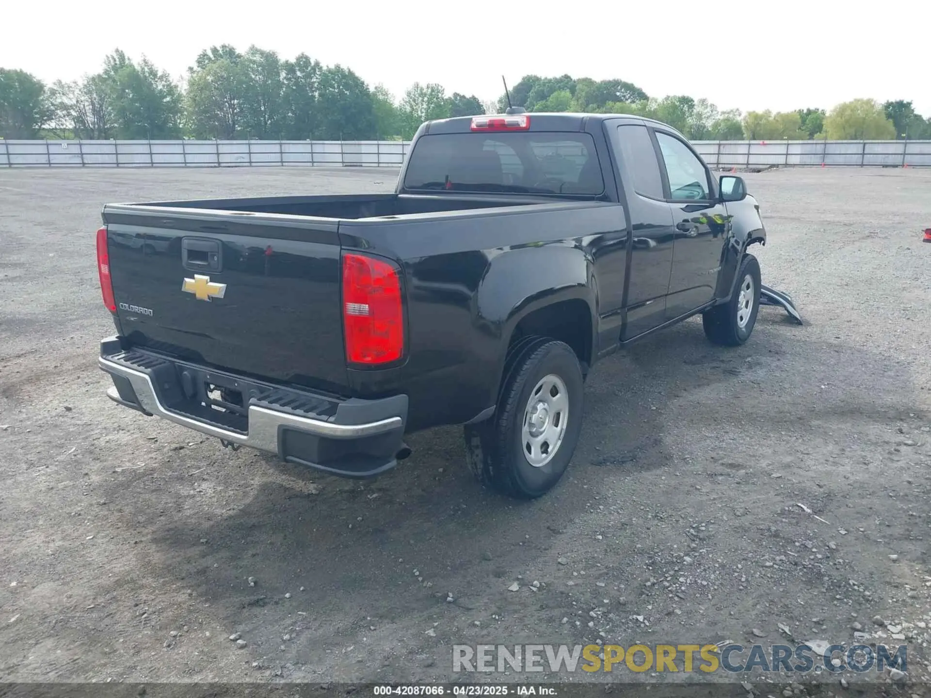 4 fotografías del automóvil dañado 1GCHSBEA6L1233776 CHEVROLET COLORADO 2020