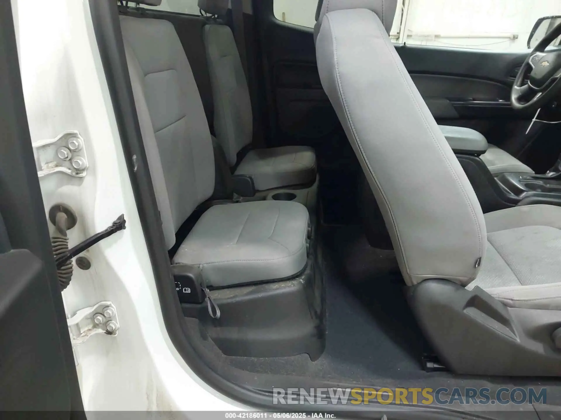 8 fotografías del automóvil dañado 1GCHSBEA8L1227686 CHEVROLET COLORADO 2020