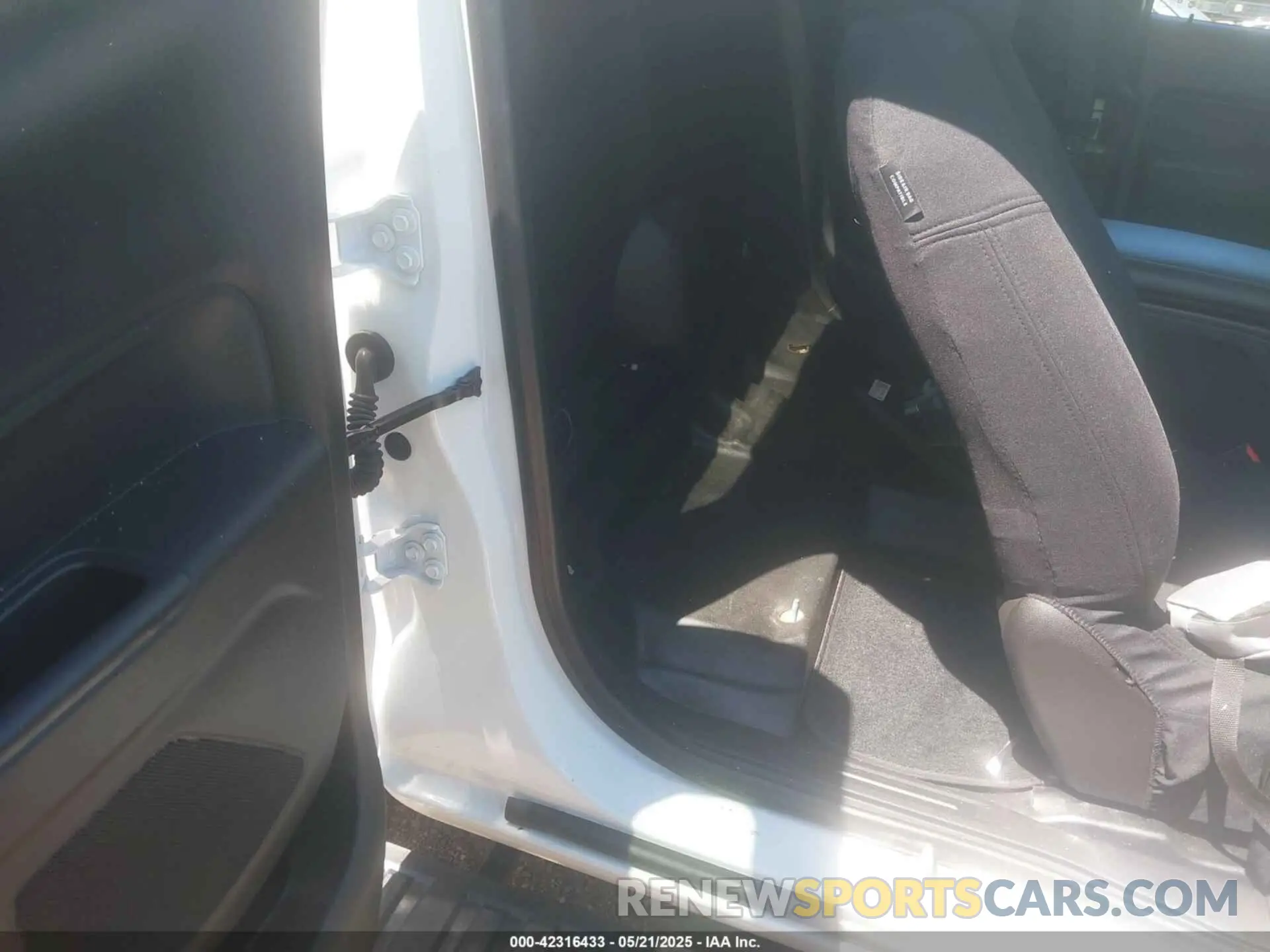 8 fotografías del automóvil dañado 1GCHSCEA6L1164528 CHEVROLET COLORADO 2020