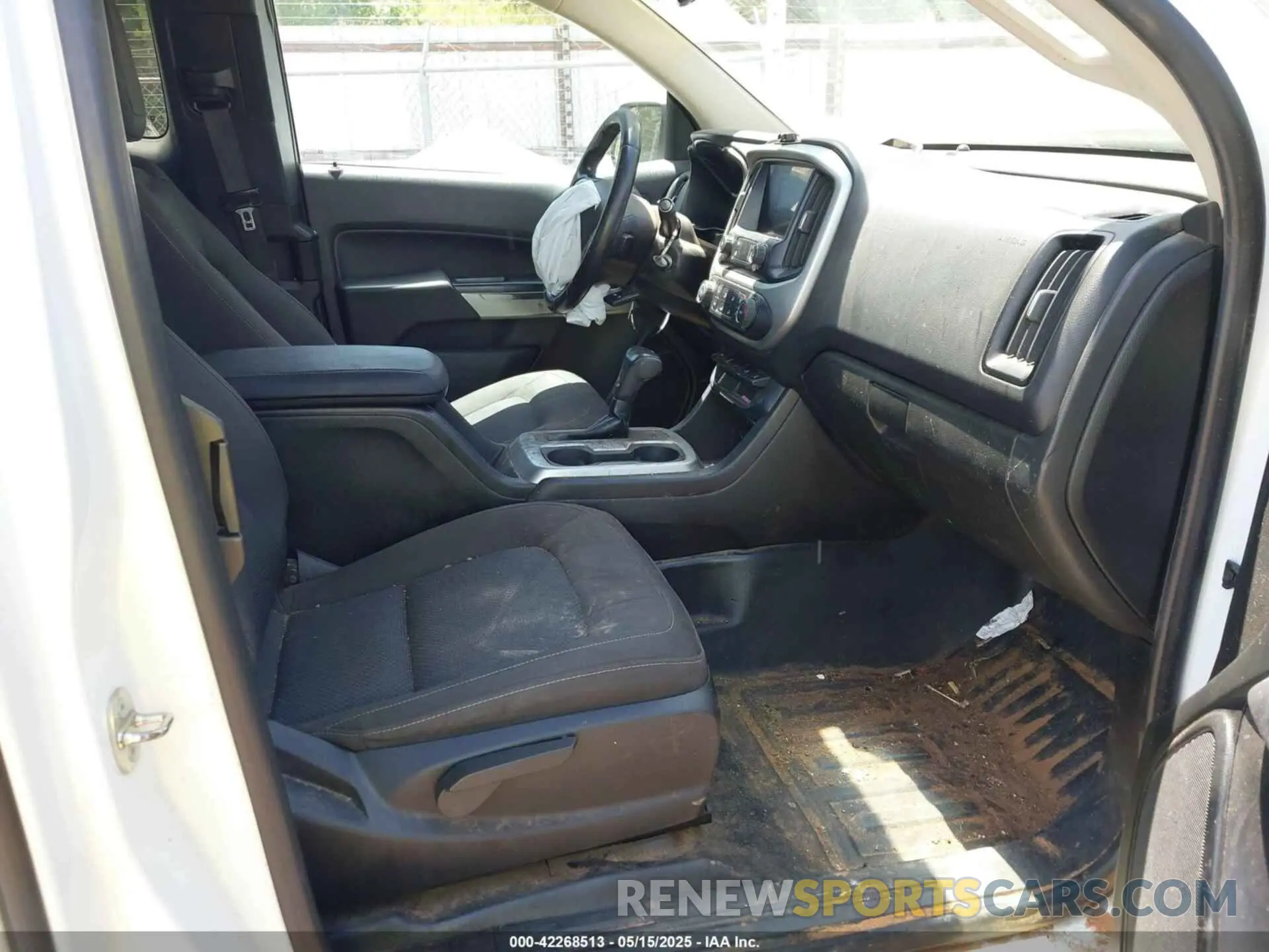 5 fotografías del automóvil dañado 1GCHSCEA9L1214483 CHEVROLET COLORADO 2020