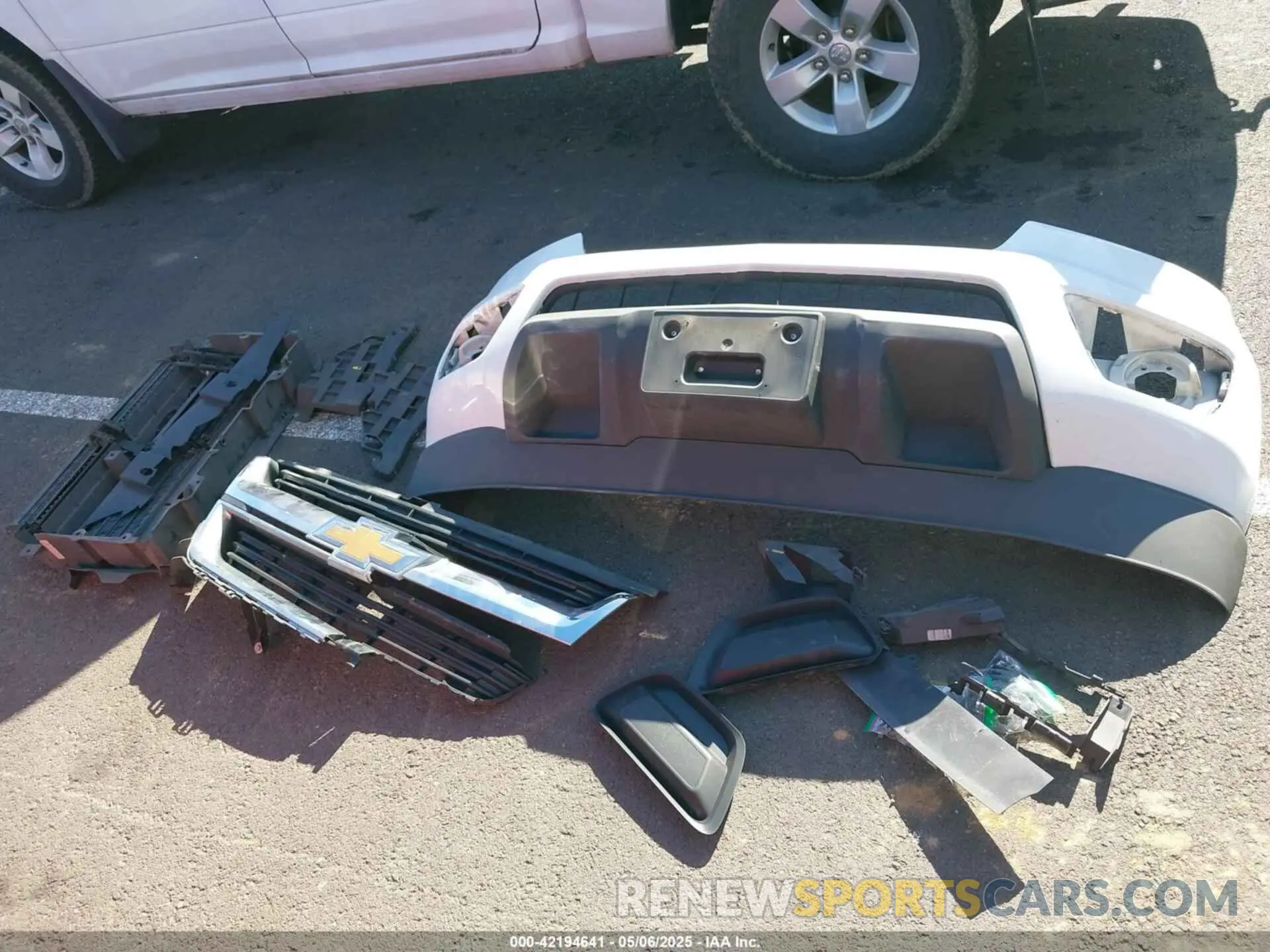 12 fotografías del automóvil dañado 1GCHSCENXL1168004 CHEVROLET COLORADO 2020