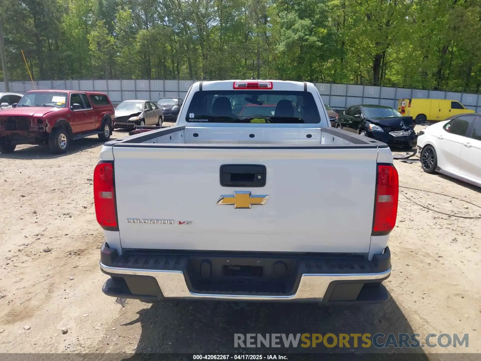 17 fotografías del automóvil dañado 1GCHTBEN6L1242736 CHEVROLET COLORADO 2020