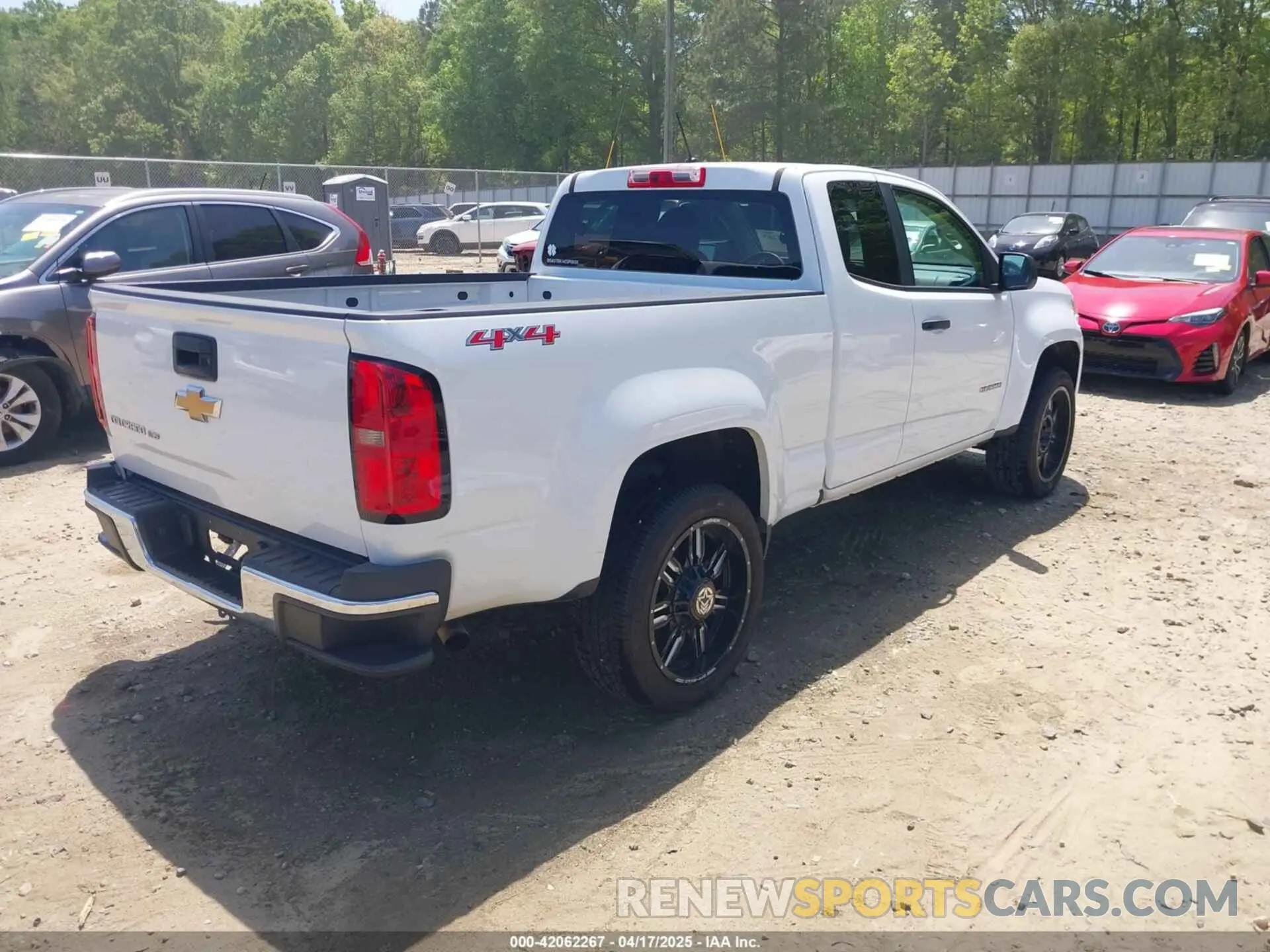 4 fotografías del automóvil dañado 1GCHTBEN6L1242736 CHEVROLET COLORADO 2020