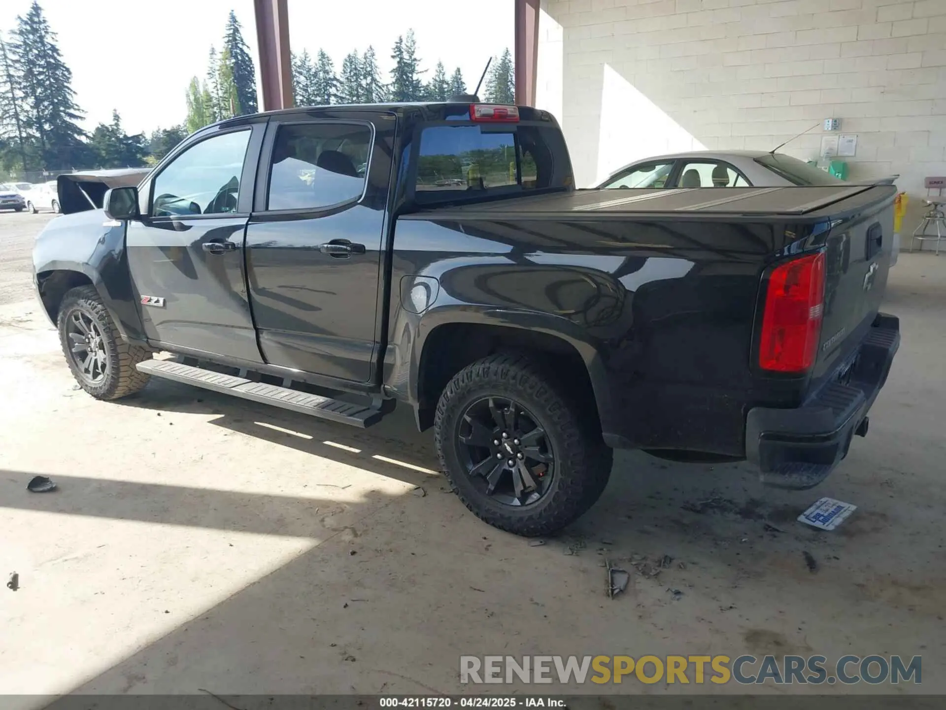3 fotografías del automóvil dañado 1GCPTDE11L1126736 CHEVROLET COLORADO 2020
