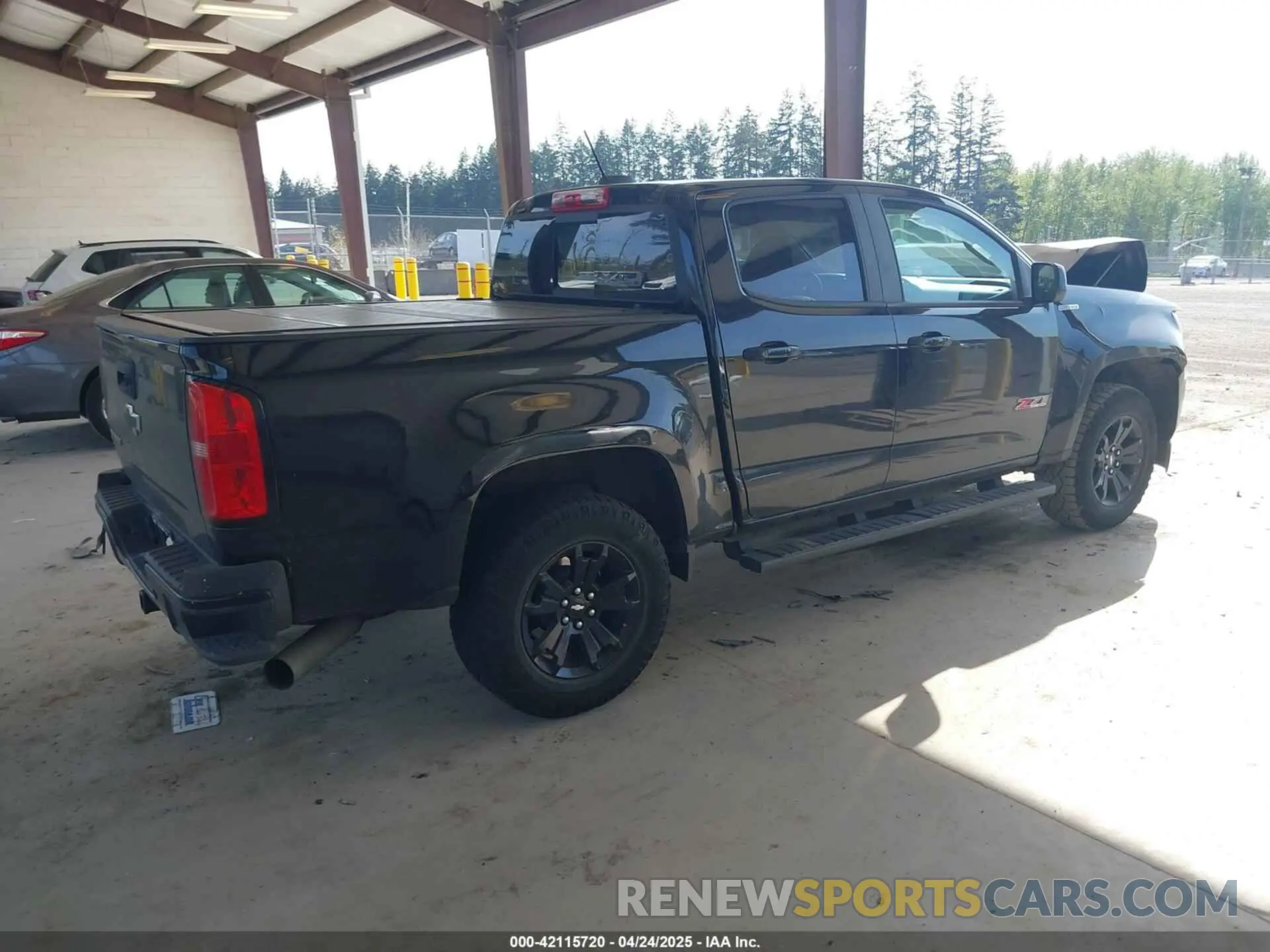 4 fotografías del automóvil dañado 1GCPTDE11L1126736 CHEVROLET COLORADO 2020