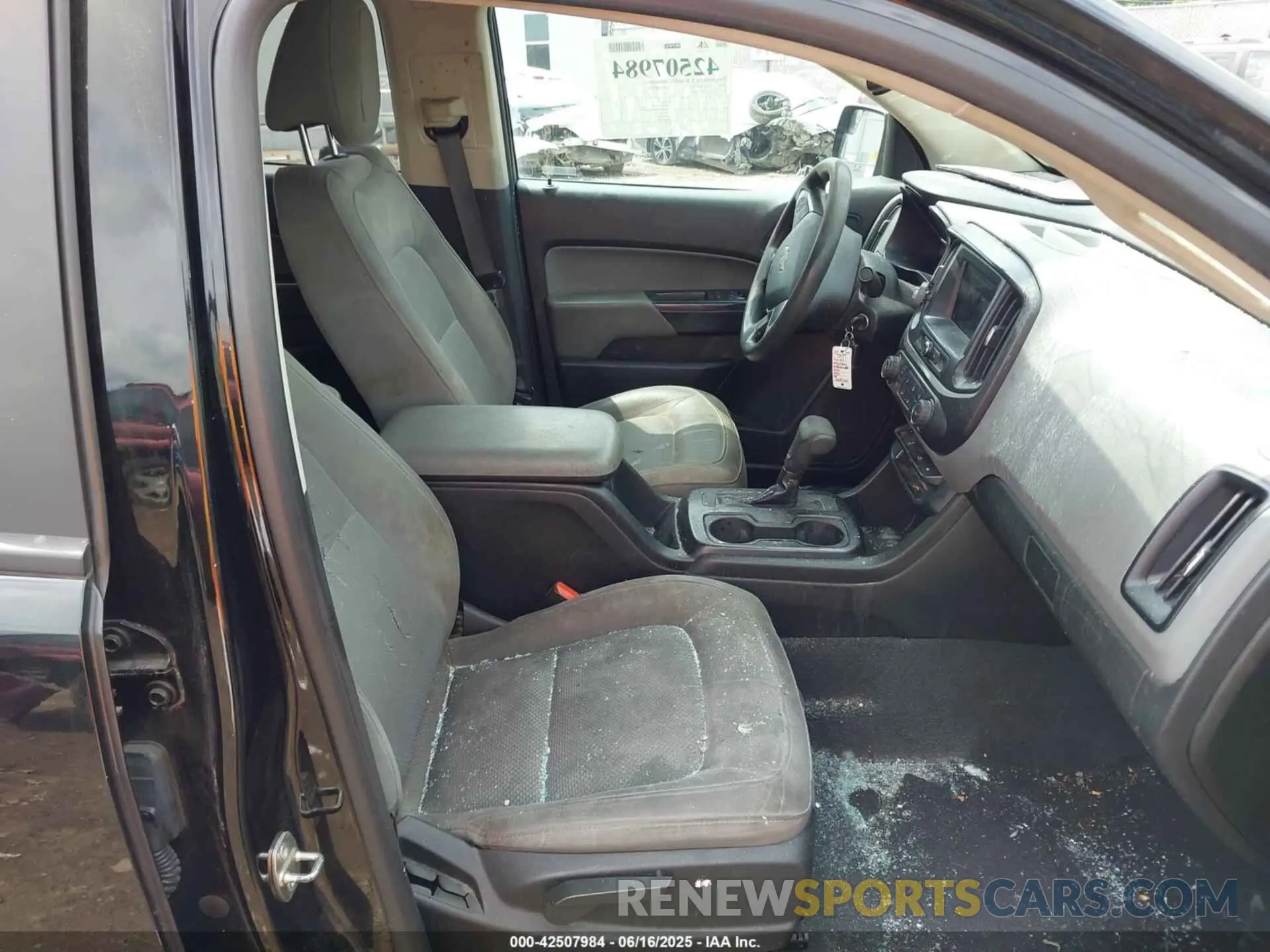 5 fotografías del automóvil dañado 1GCGTBEN3M1141666 CHEVROLET COLORADO 2021