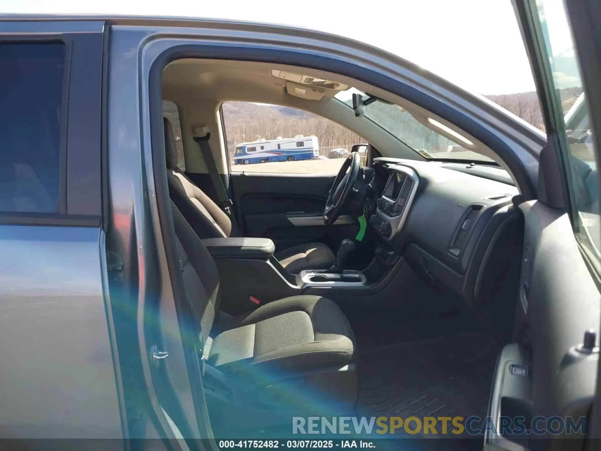 5 fotografías del automóvil dañado 1GCGTCEN5M1294085 CHEVROLET COLORADO 2021