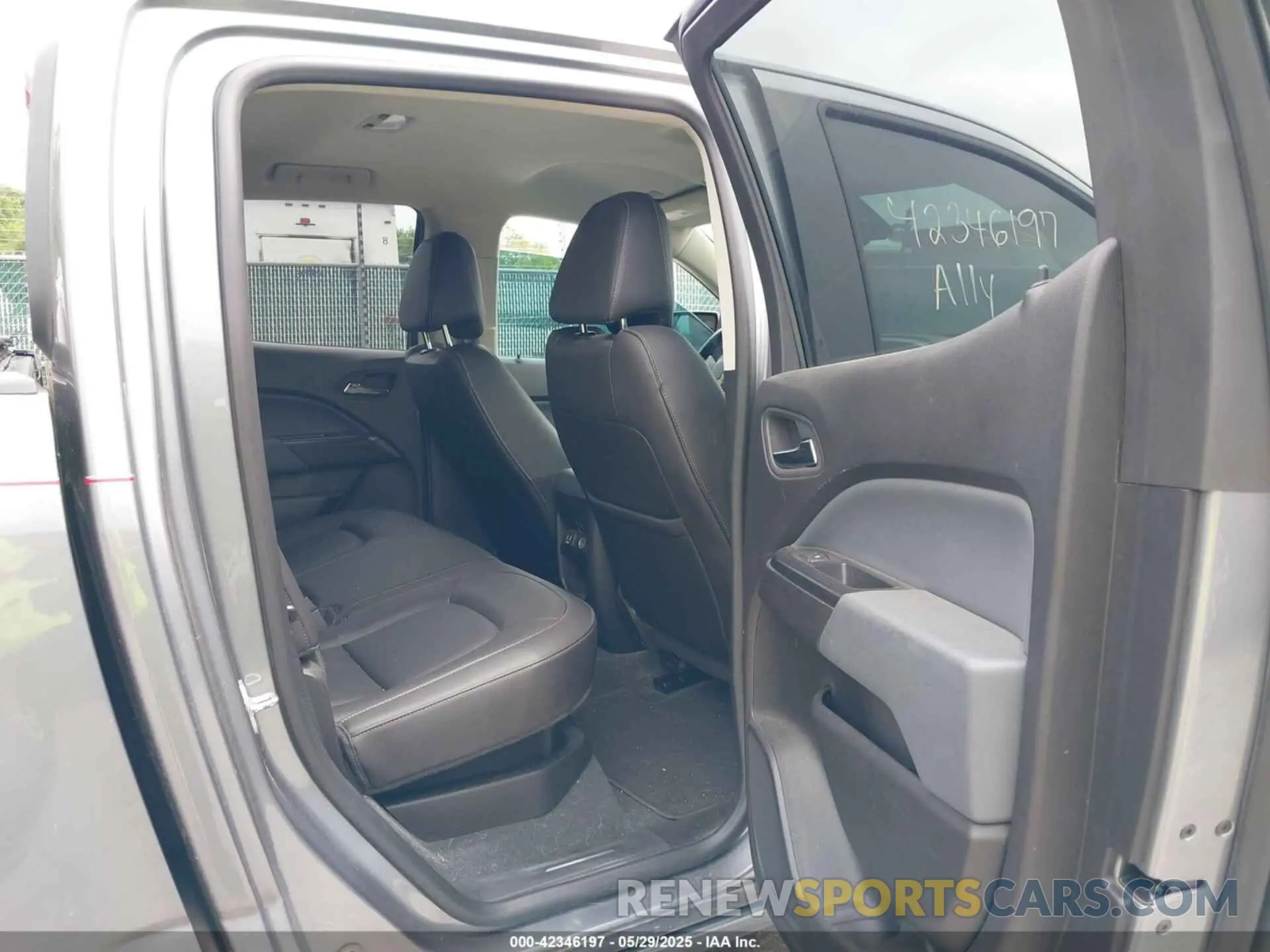 8 fotografías del automóvil dañado 1GCGTDEN4M1131238 CHEVROLET COLORADO 2021