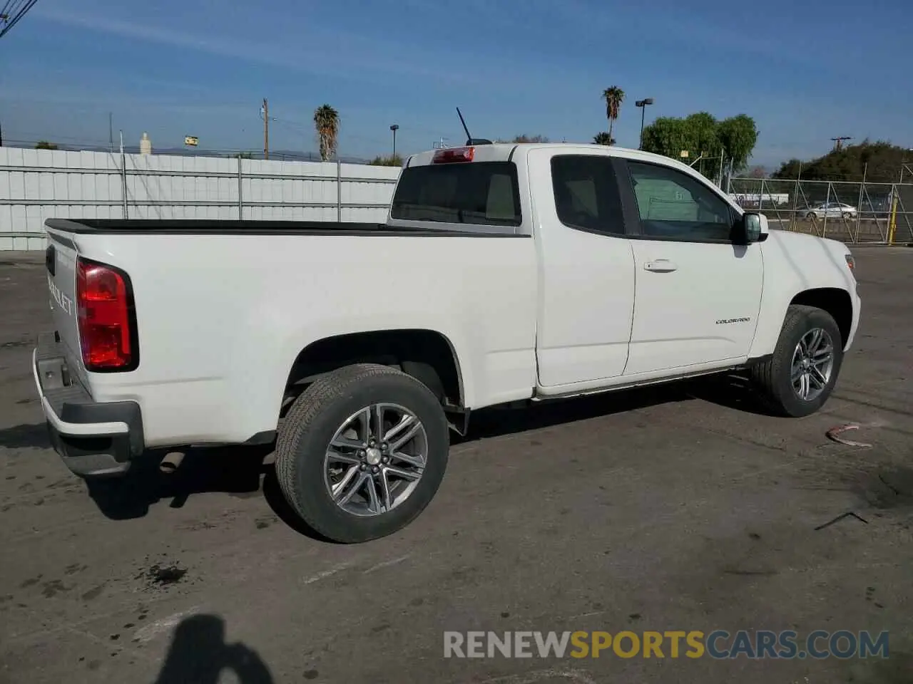 3 fotografías del automóvil dañado 1GCHSBEA5M1253048 CHEVROLET COLORADO 2021