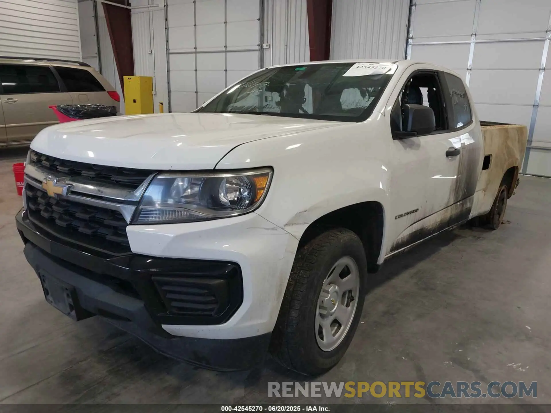 2 fotografías del automóvil dañado 1GCHSBEA7M1100252 CHEVROLET COLORADO 2021