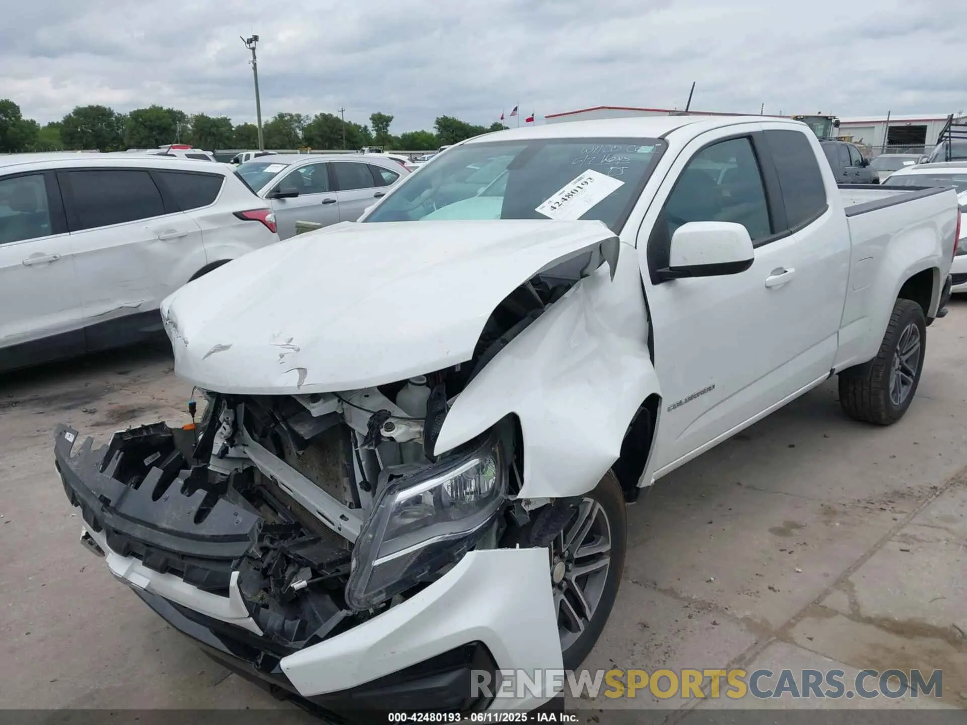 2 fotografías del automóvil dañado 1GCHSBEN7M1139913 CHEVROLET COLORADO 2021