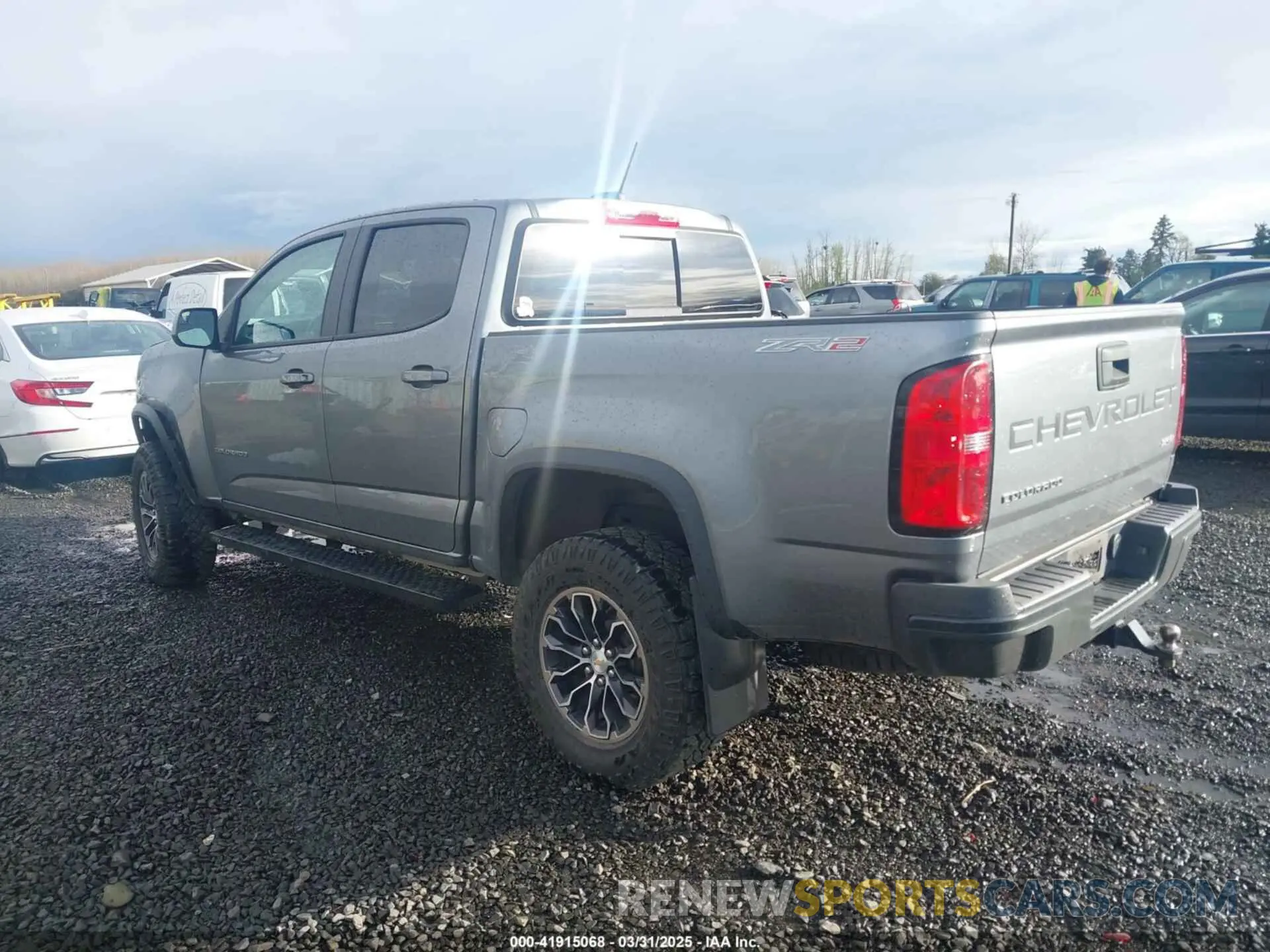 3 fotografías del automóvil dañado 1GCPTEE10M1206441 CHEVROLET COLORADO 2021