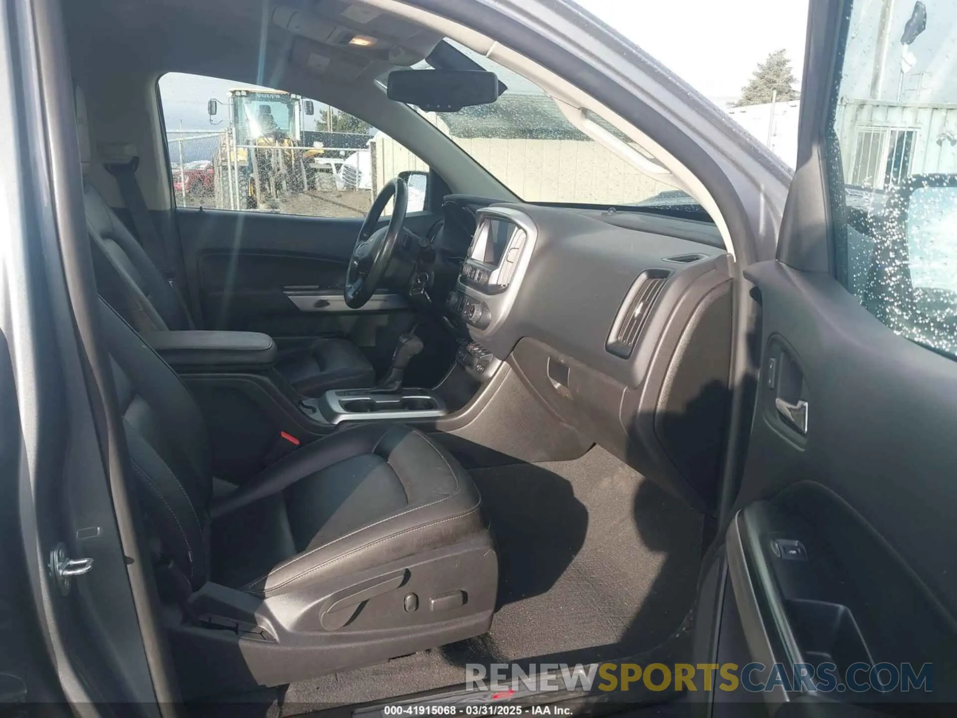 5 fotografías del automóvil dañado 1GCPTEE10M1206441 CHEVROLET COLORADO 2021