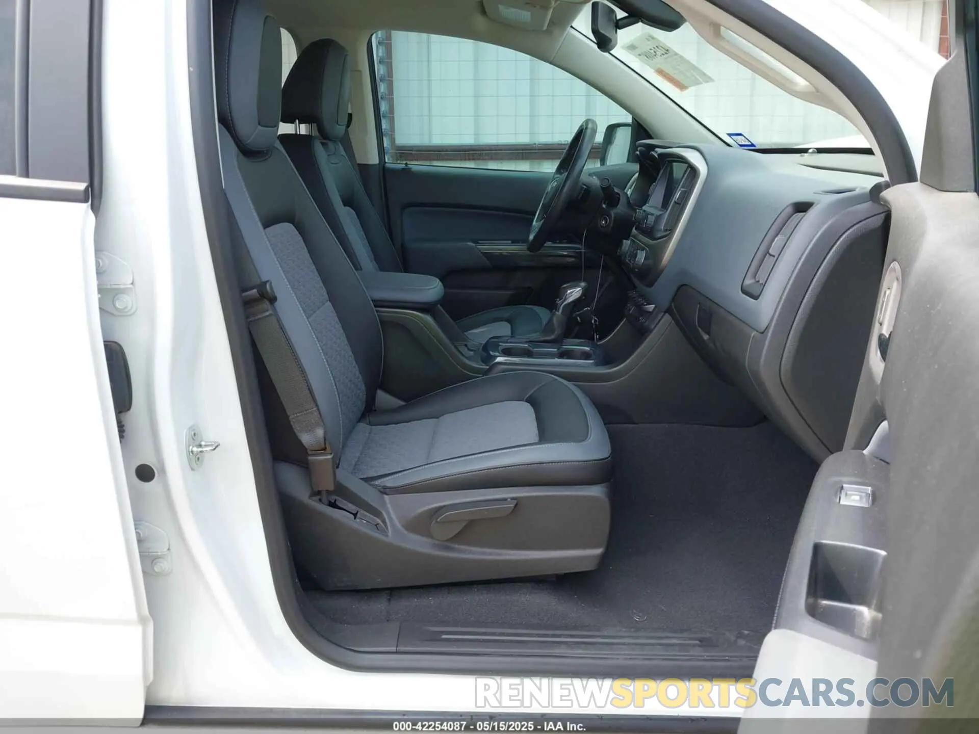 5 fotografías del automóvil dañado 1GCGSDENXN1194641 CHEVROLET COLORADO 2022