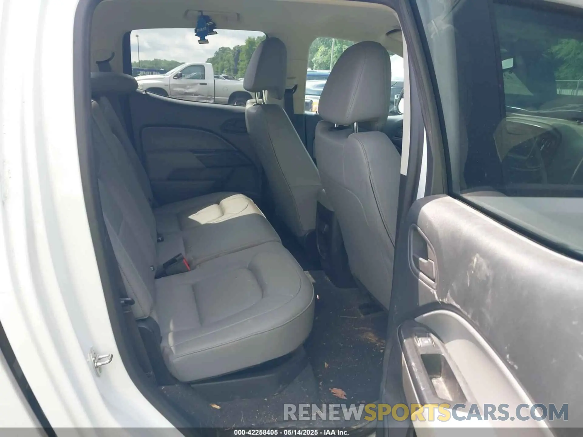 8 fotografías del automóvil dañado 1GCGTBEN0N1136281 CHEVROLET COLORADO 2022