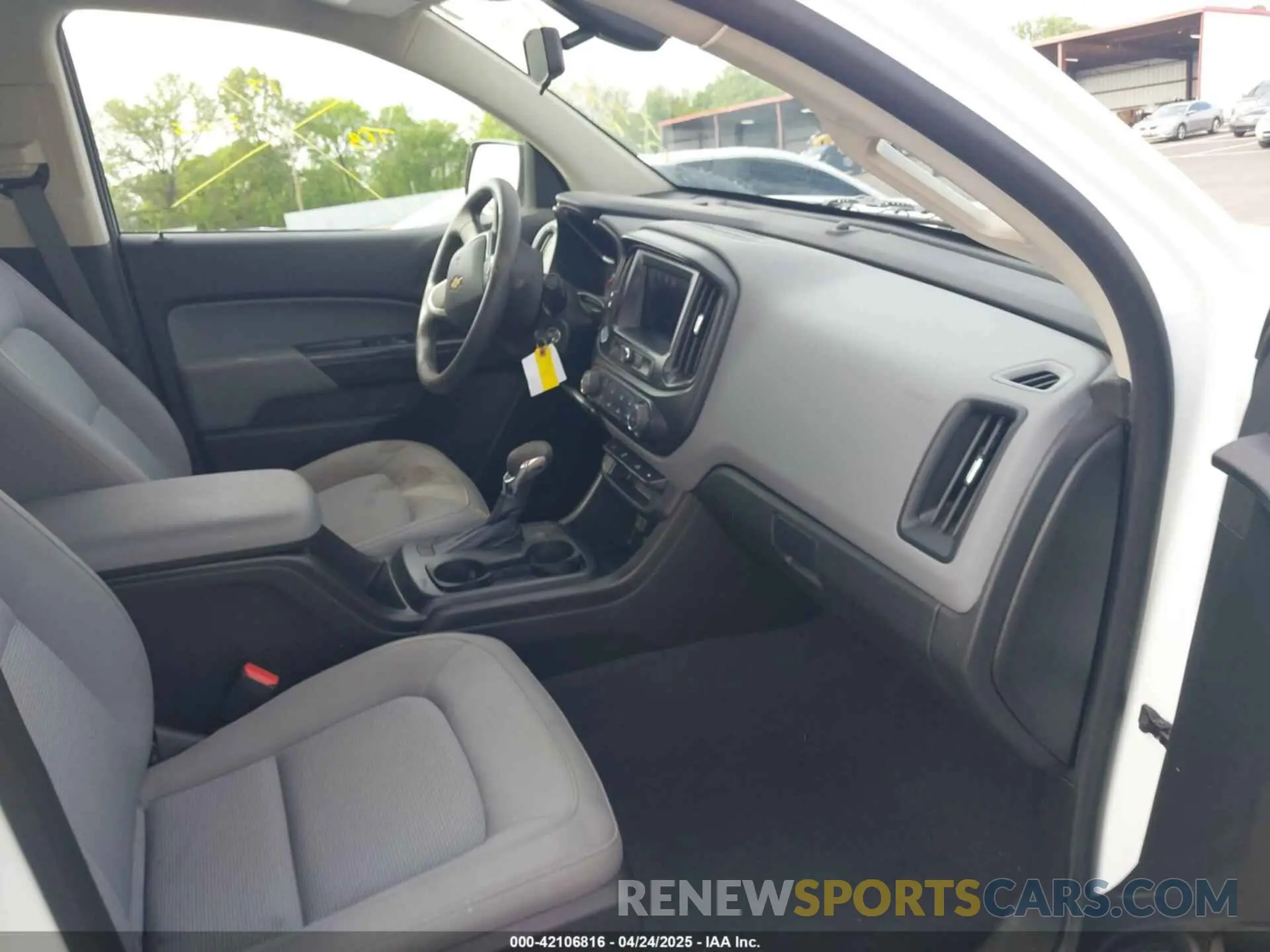 5 fotografías del automóvil dañado 1GCGTBEN6N1127343 CHEVROLET COLORADO 2022