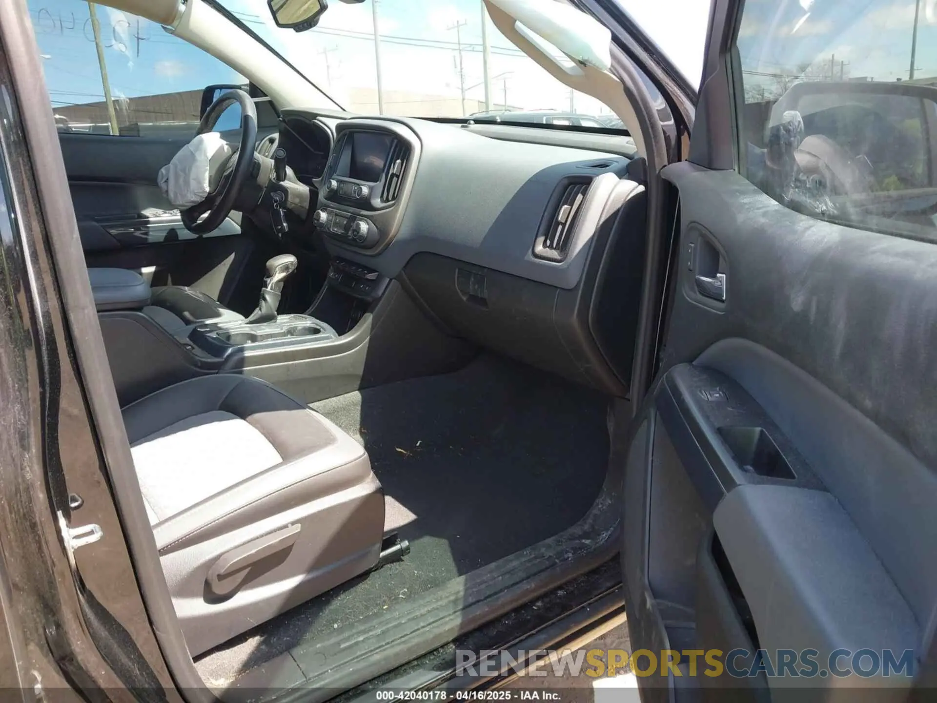 5 fotografías del automóvil dañado 1GCGTDEN0N1332958 CHEVROLET COLORADO 2022