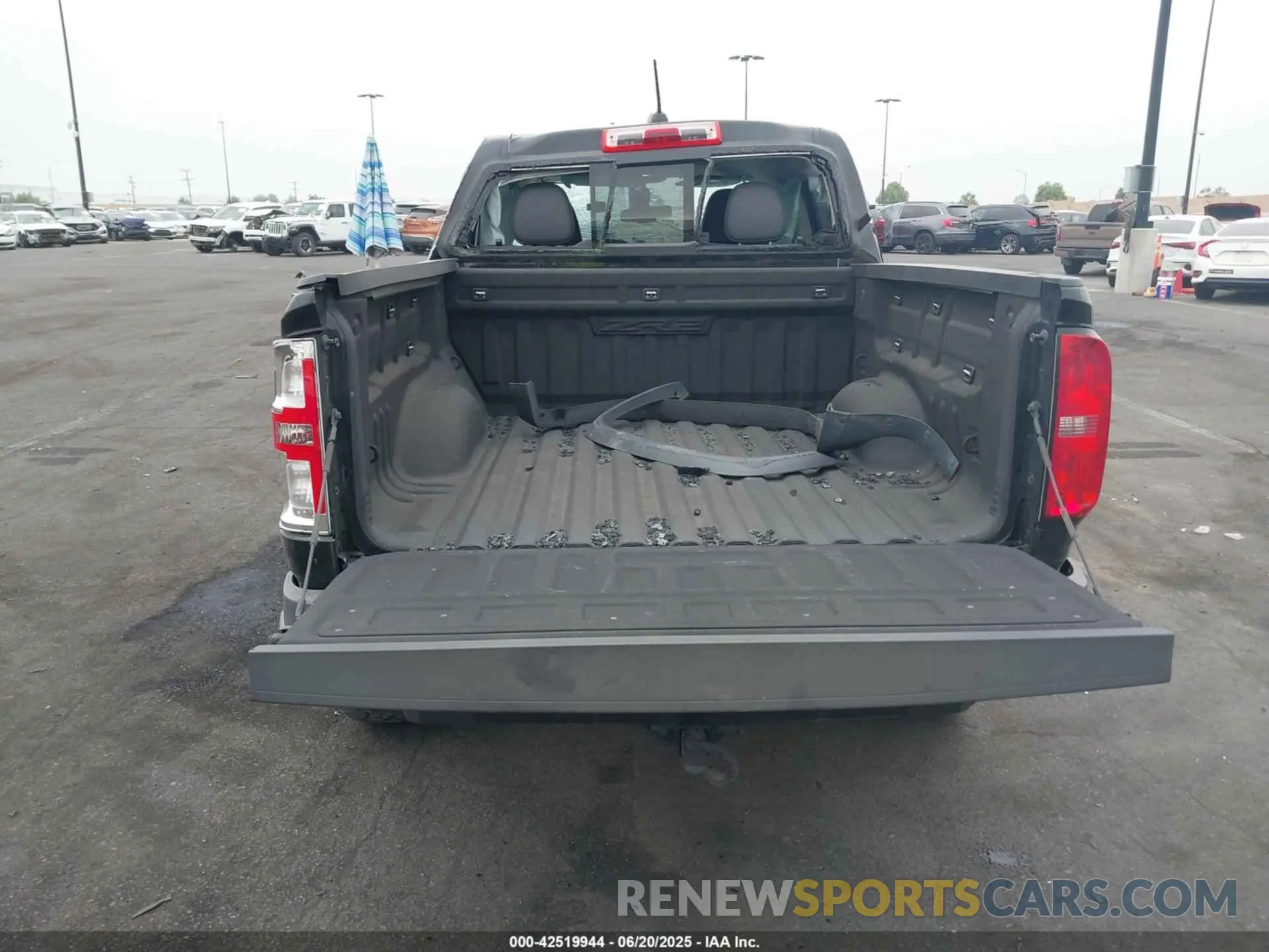 12 fotografías del automóvil dañado 1GCGTEEN0N1110426 CHEVROLET COLORADO 2022