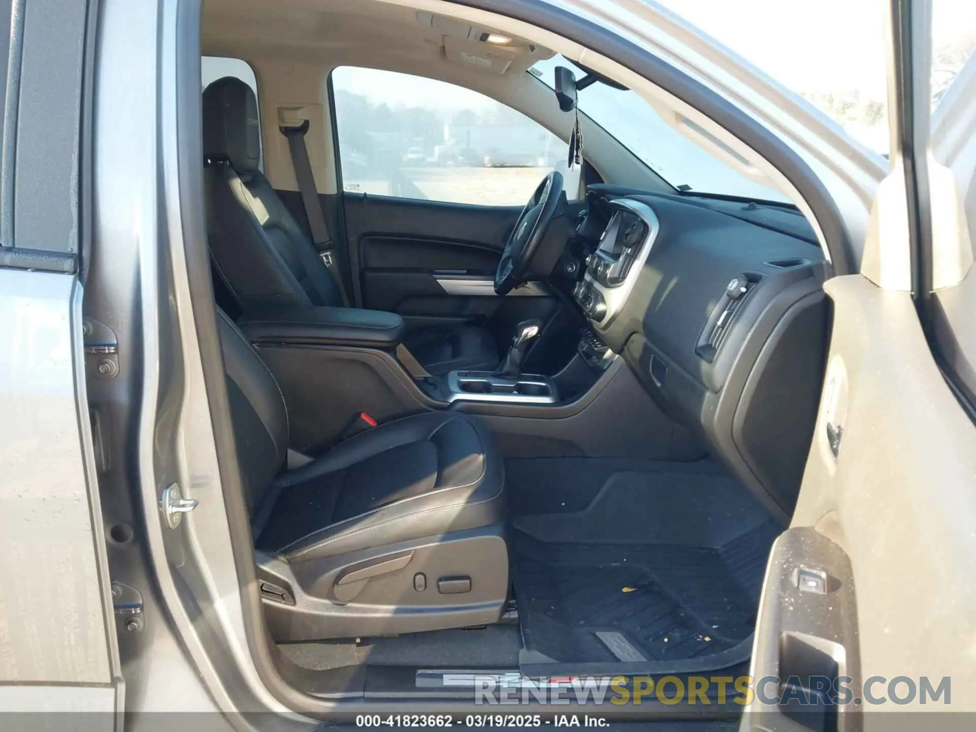 5 fotografías del automóvil dañado 1GCGTEEN0N1305930 CHEVROLET COLORADO 2022