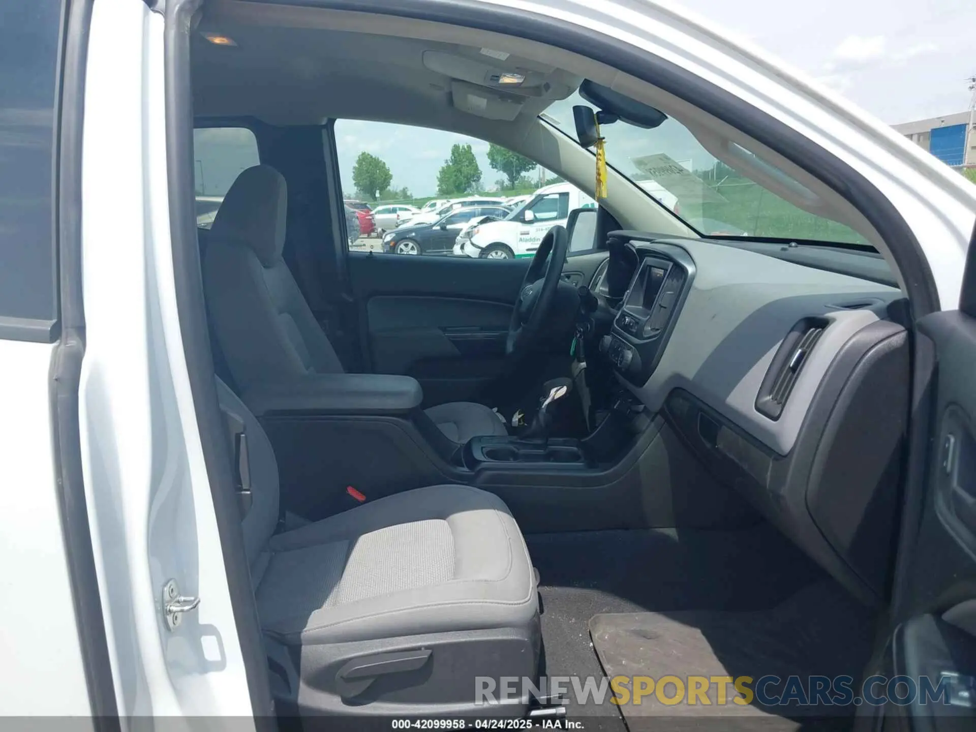 5 fotografías del automóvil dañado 1GCHSBEA0N1125804 CHEVROLET COLORADO 2022