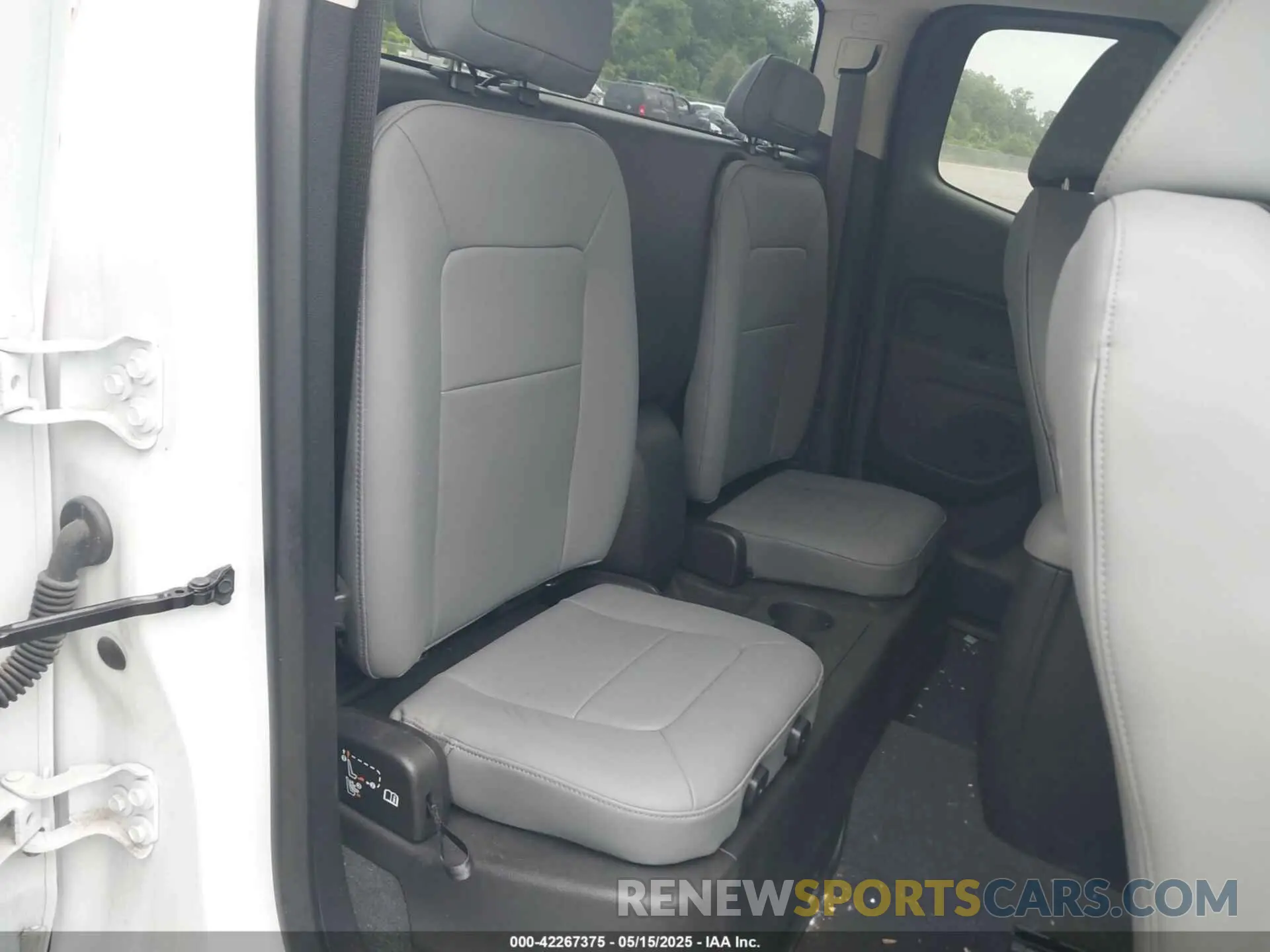 8 fotografías del automóvil dañado 1GCHSBEN9N1241134 CHEVROLET COLORADO 2022