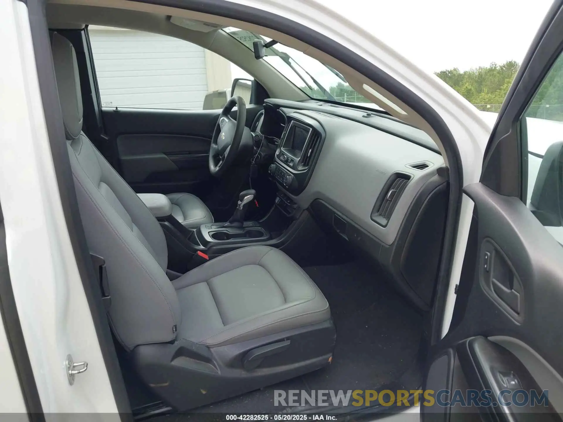 5 fotografías del automóvil dañado 1GCHTBEA6N1140563 CHEVROLET COLORADO 2022