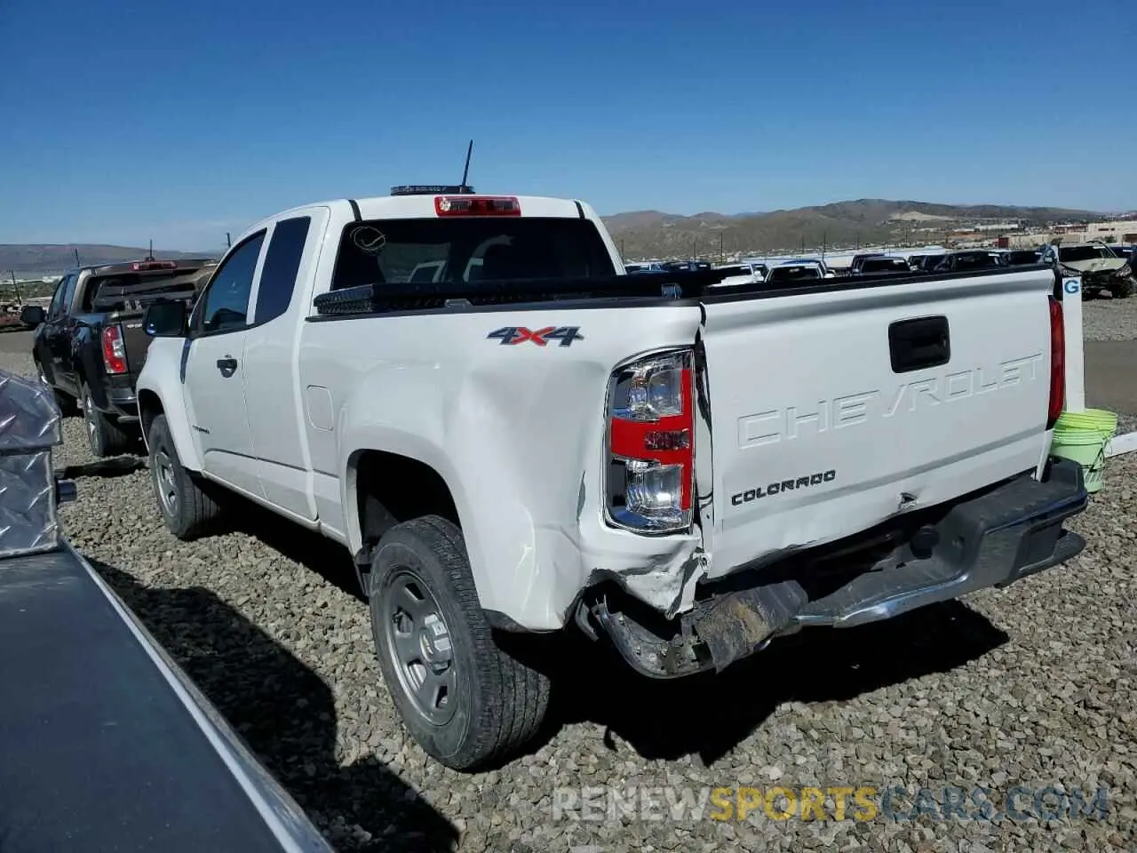 2 fotografías del automóvil dañado 1GCHTBEA9N1304386 CHEVROLET COLORADO 2022